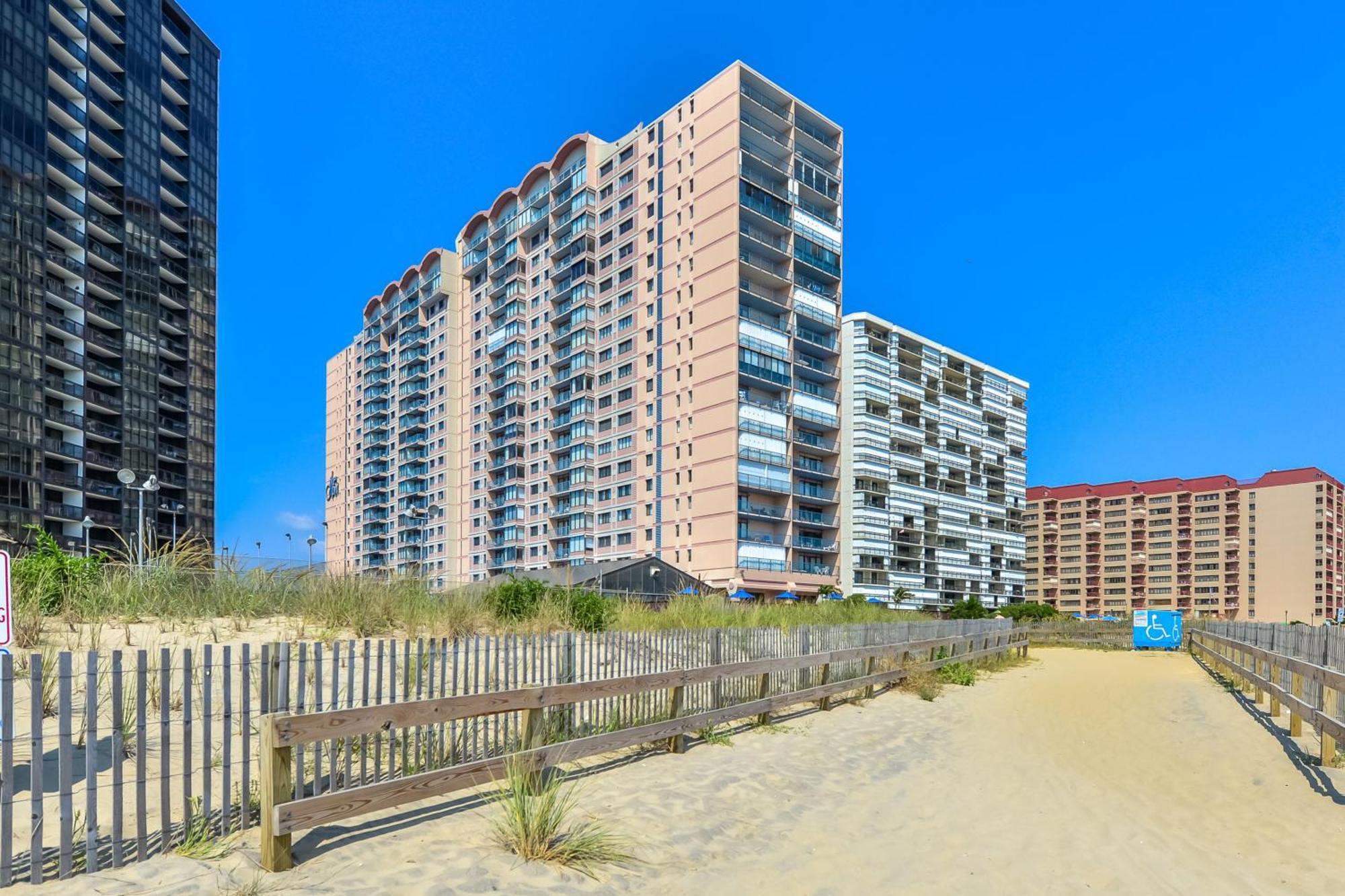 Apartment Luxury Oceanfront Condo/indoor Pool/massage Chair *