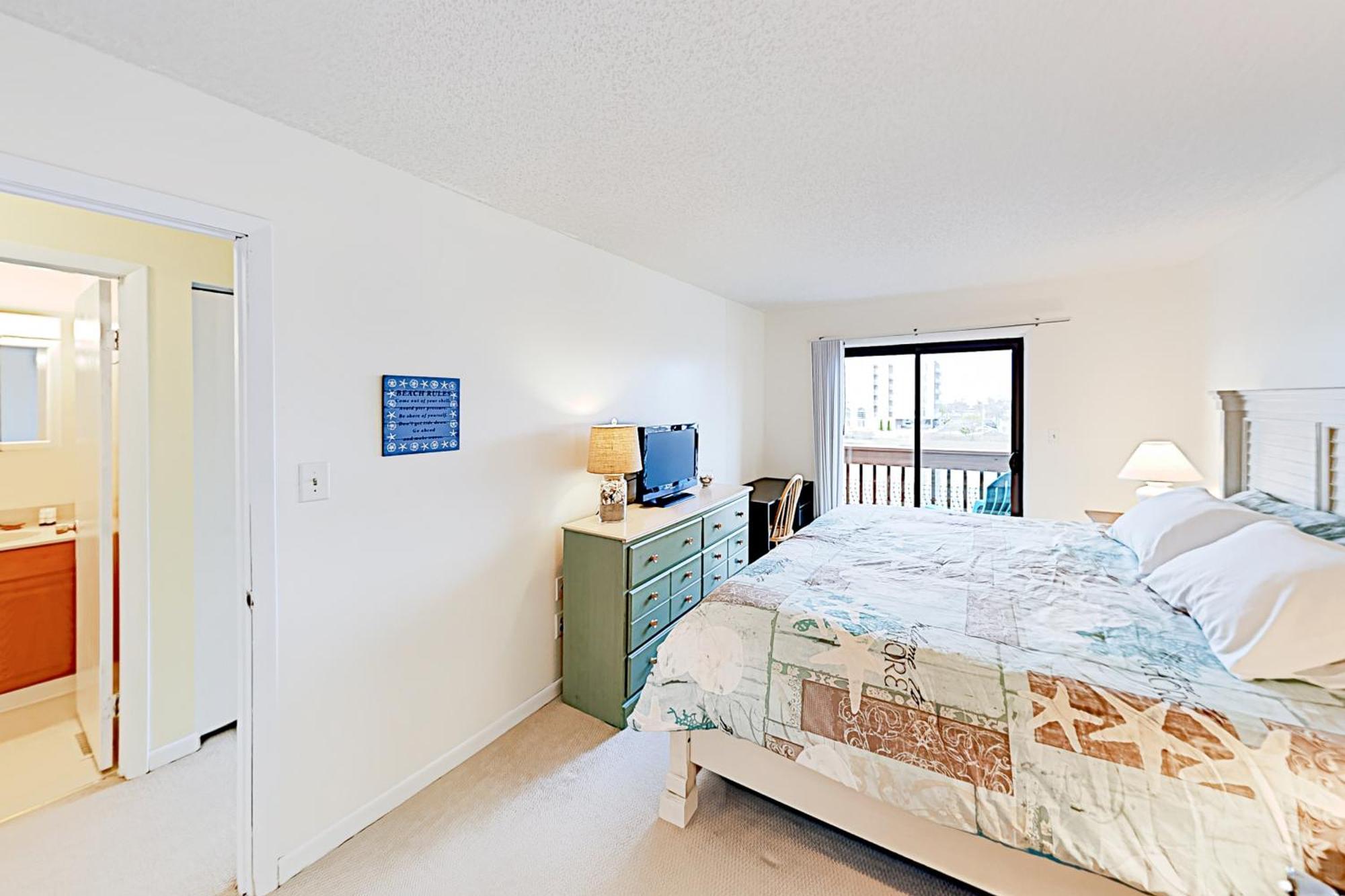 Apartment Sunset Landing Unit 11 & 12 *