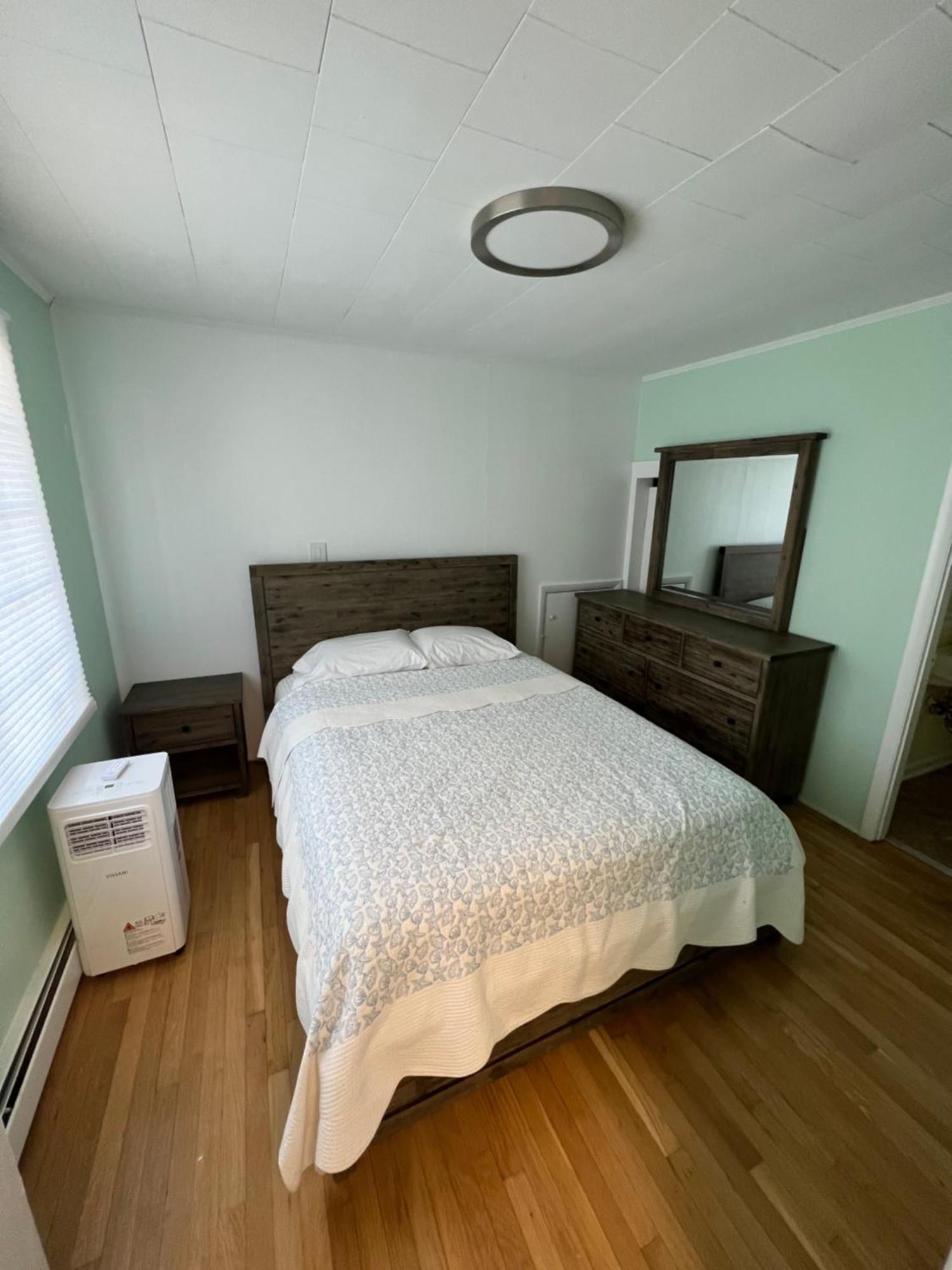 Crystal Sands Phila Ave Apartment *