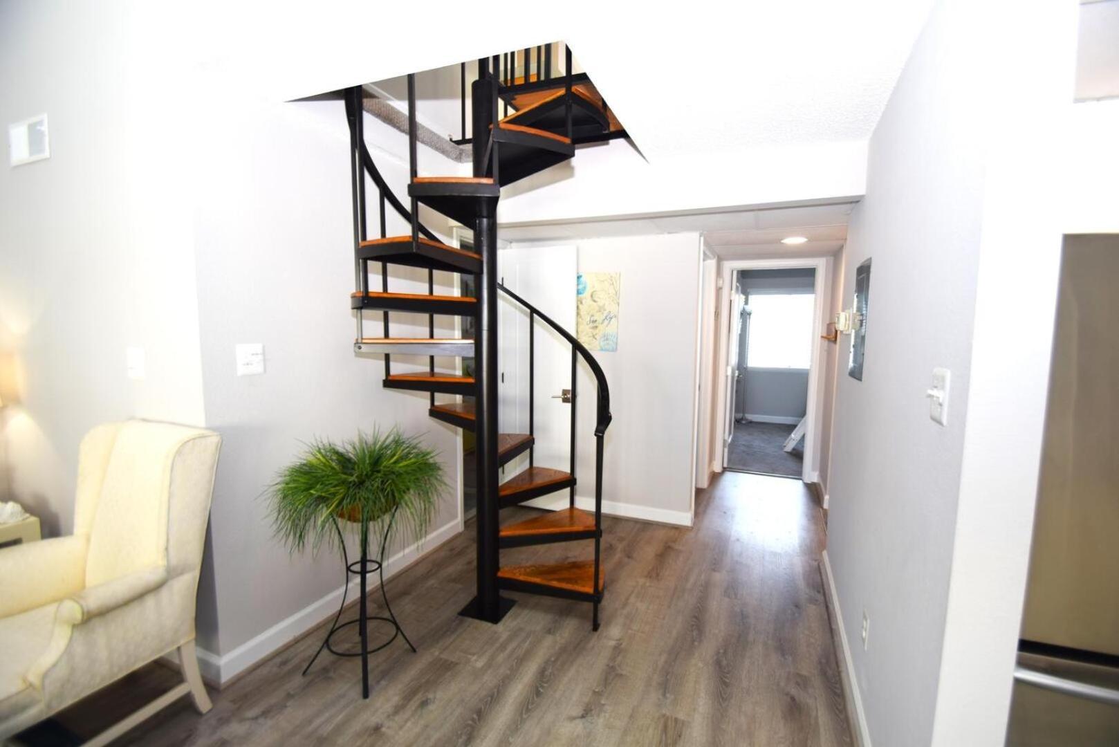 Apartment Surfside 60 Unit 303 *