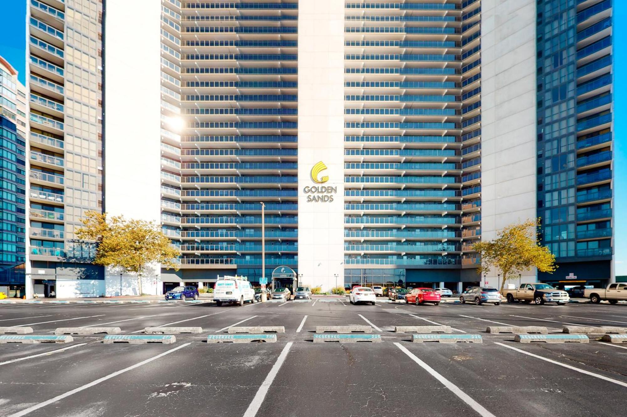 Golden Sands 402
