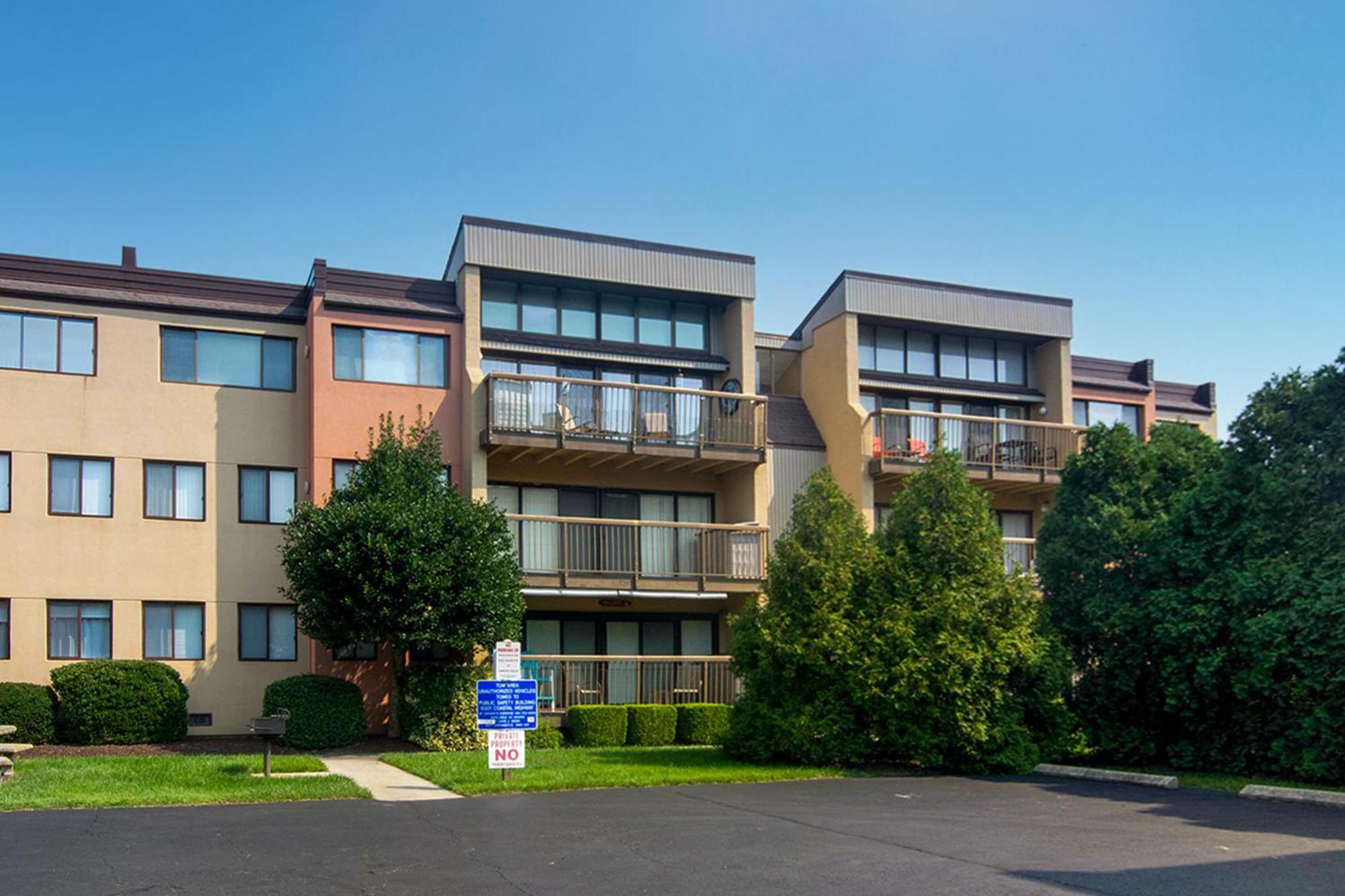Tiburon Apartment *