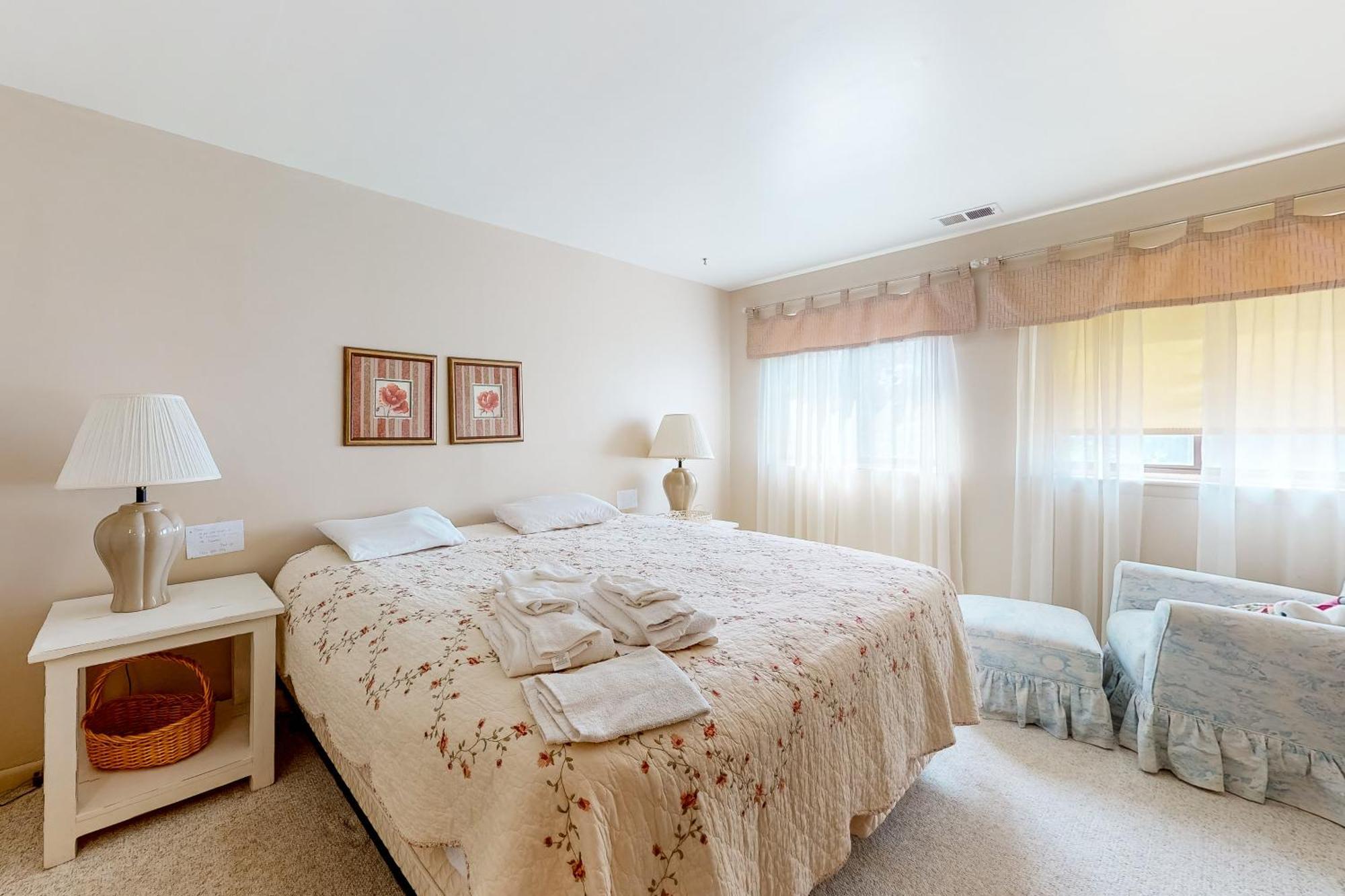 Tiburon Apartment *