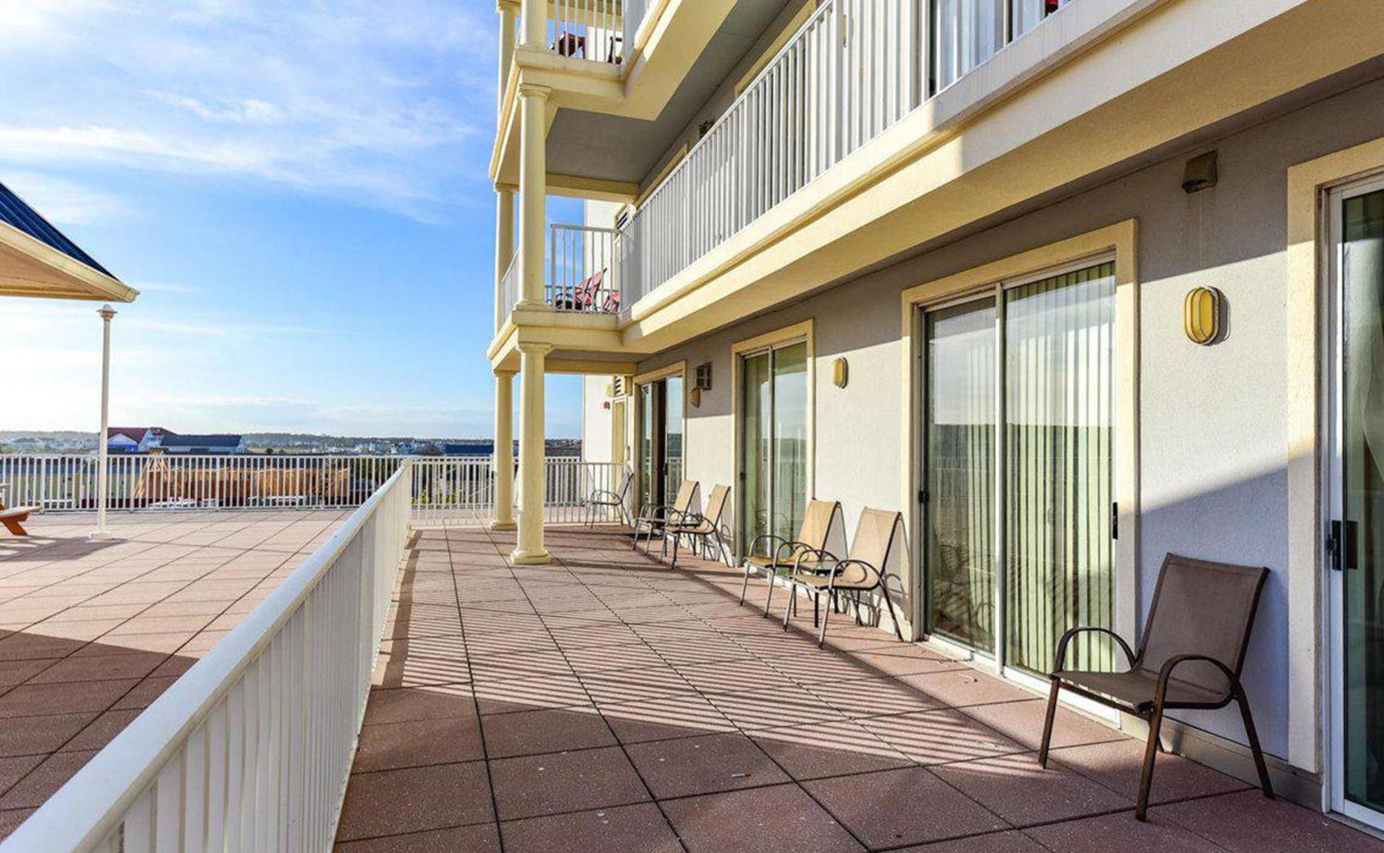 Apartment Belmont Towers 410