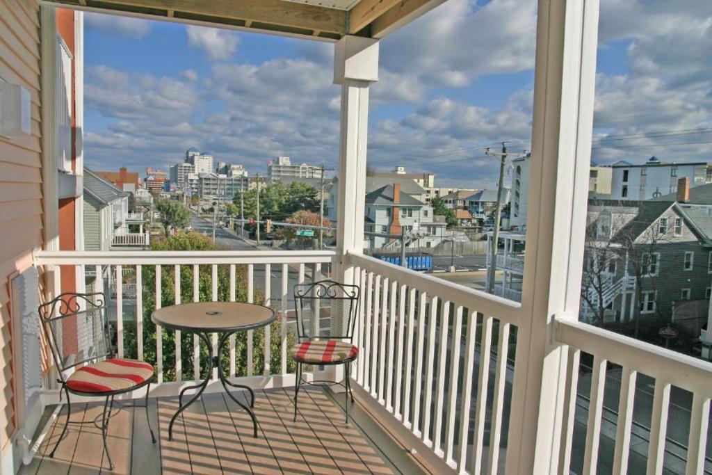 Monte Carlo Boardwalk / Oceanfront Ocean Hotel Ocean City