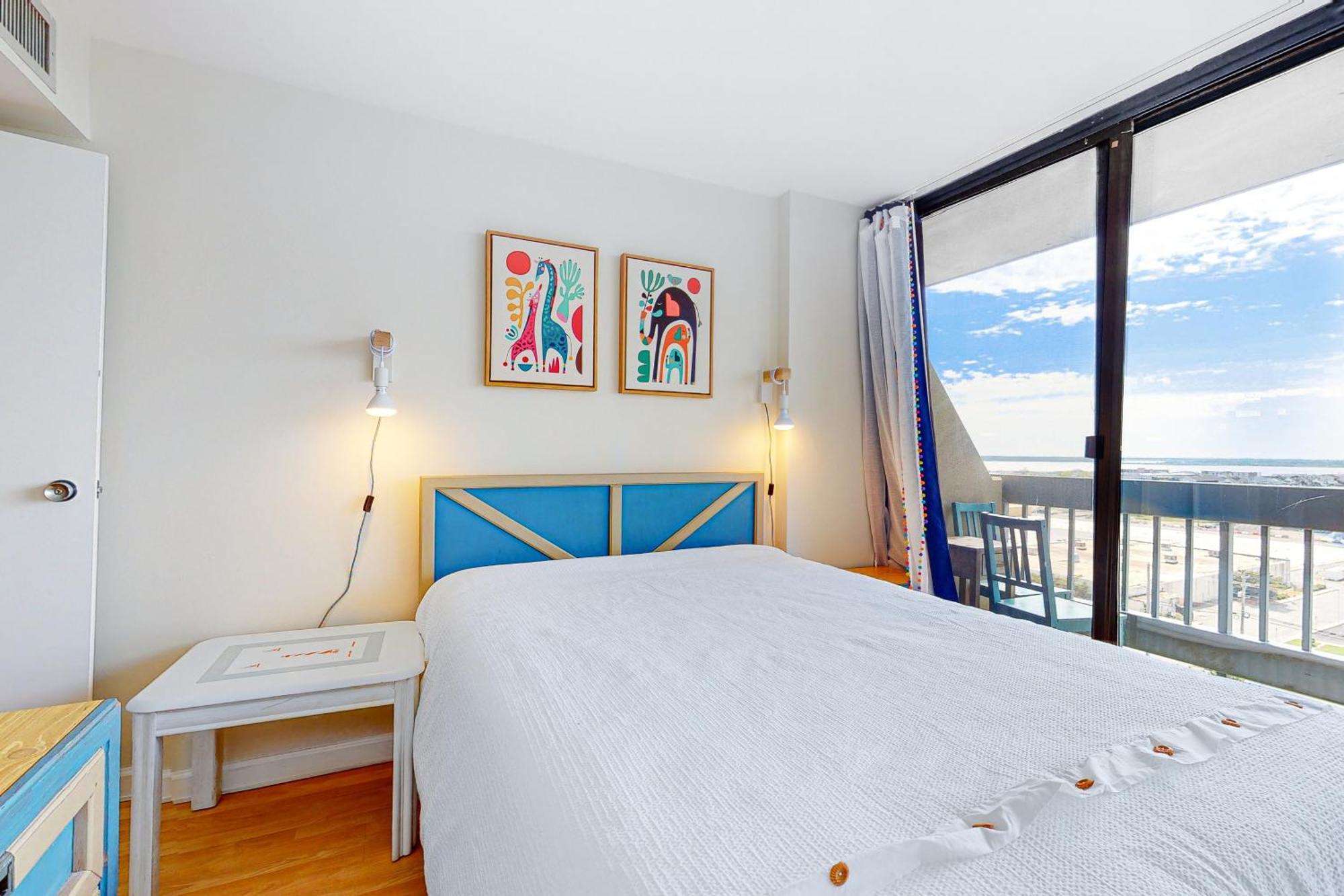 Century I 1420 Apartment