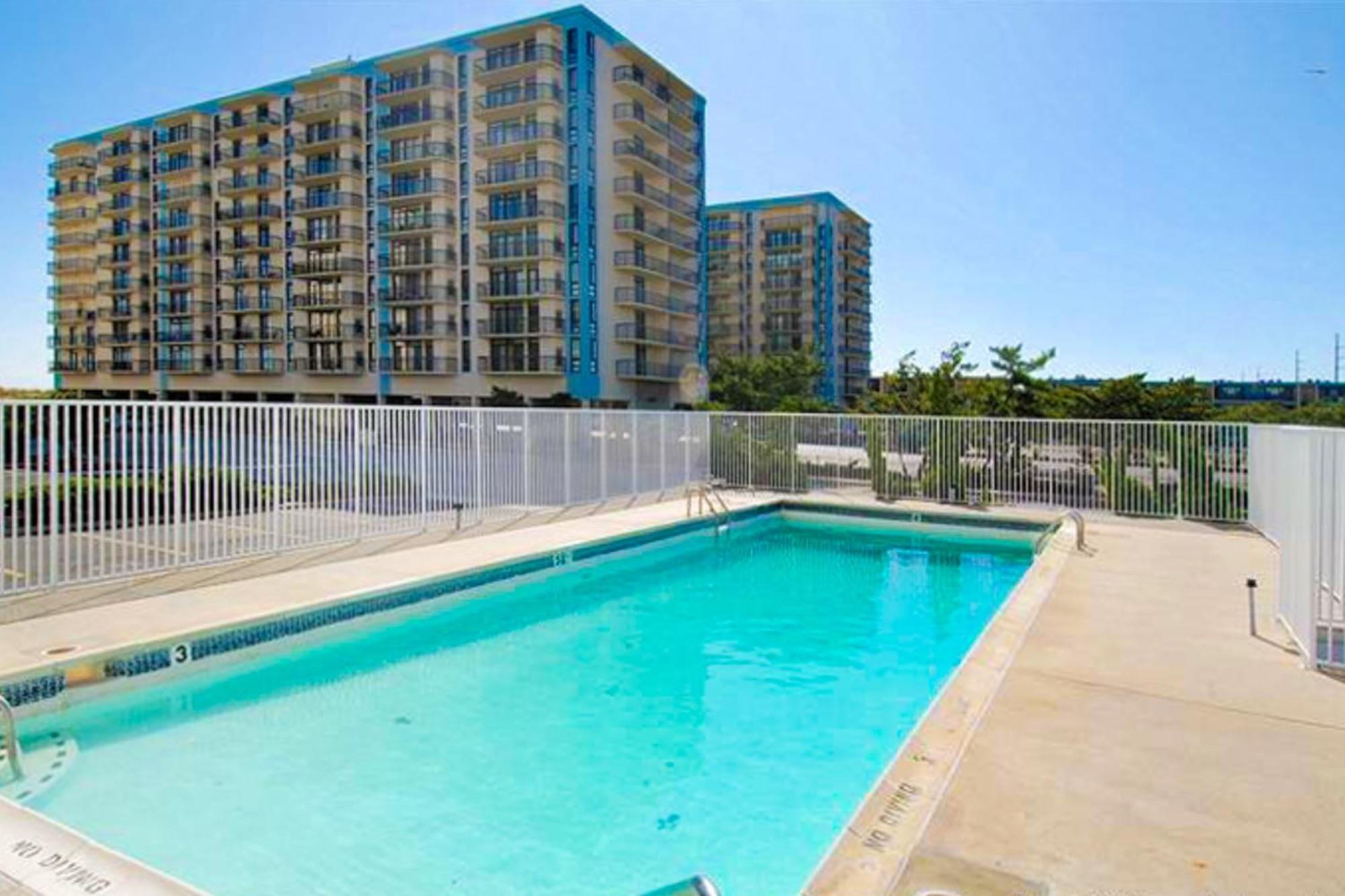 Excalibur 804 Apartment