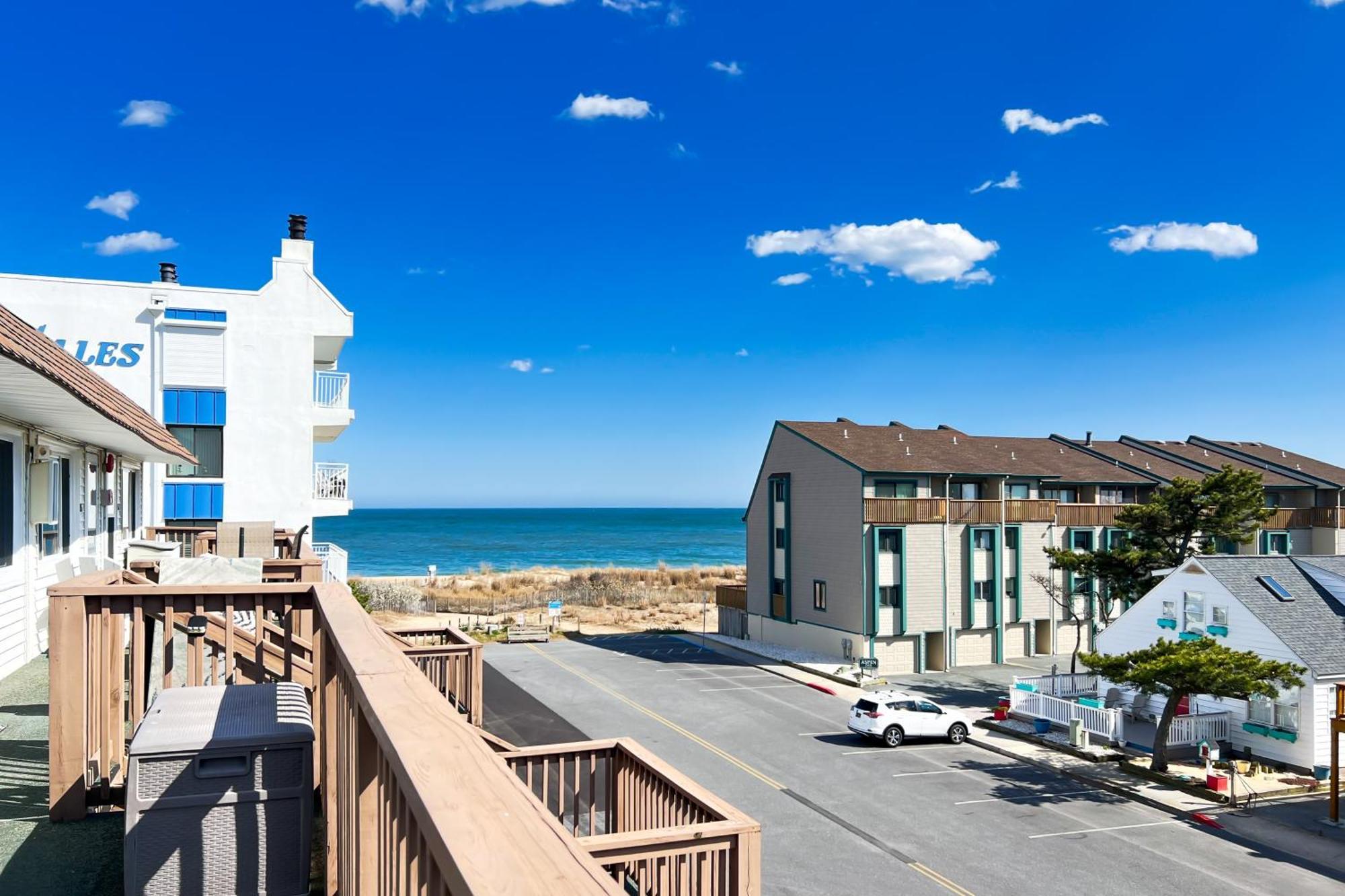 Sea Loft 302 *