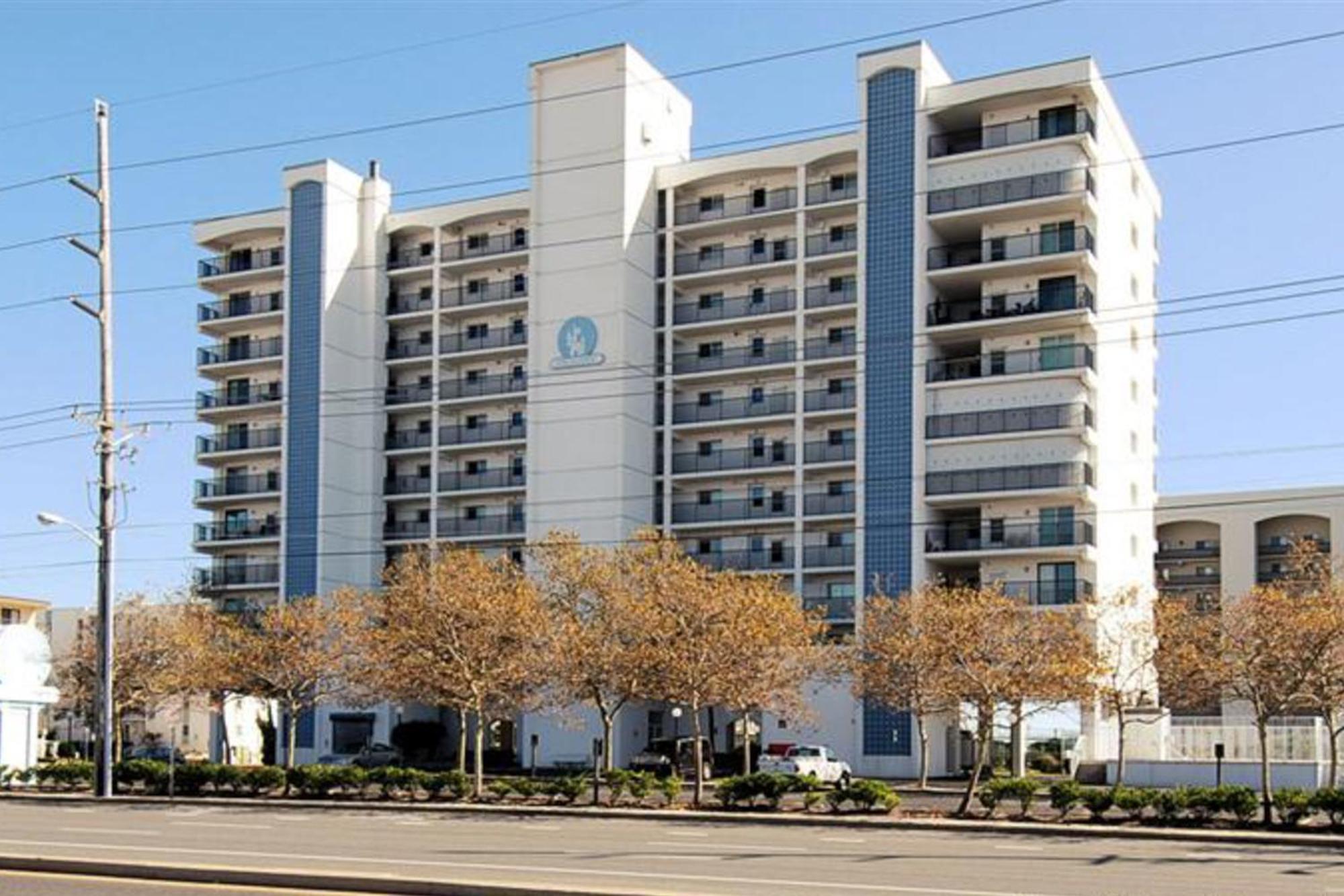 Apartment Excalibur 804 *