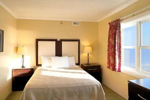 Sandpiper Dunes Oceanfront 3 Bedrooms * Ocean City