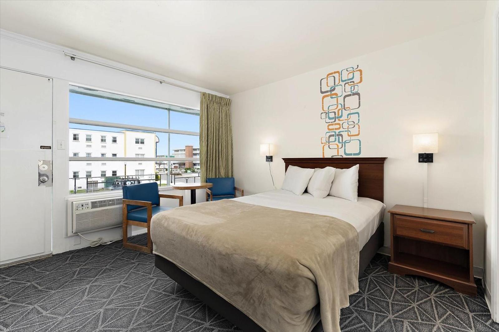 Eden Roc Hotel