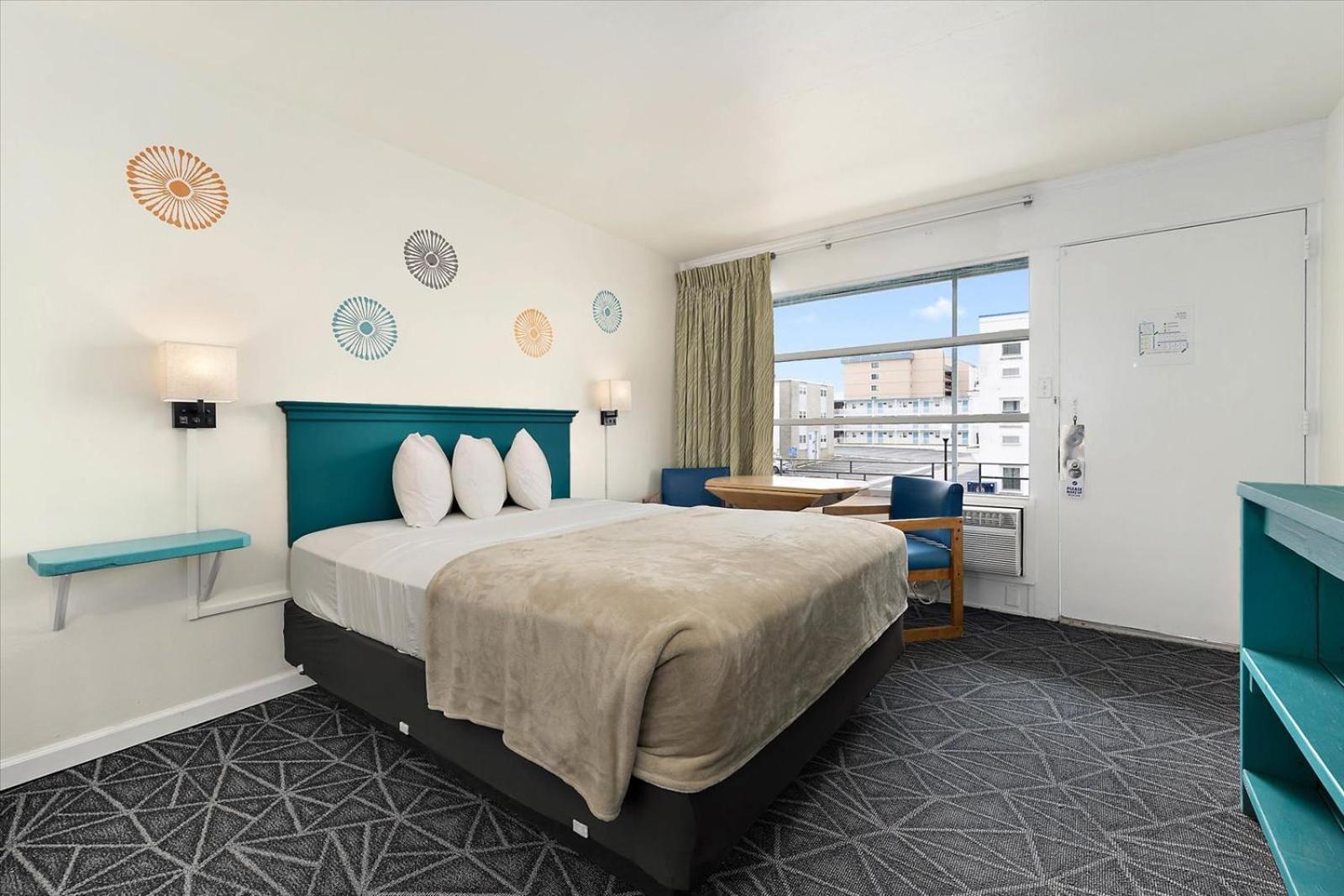Hotel Eden Roc 3*