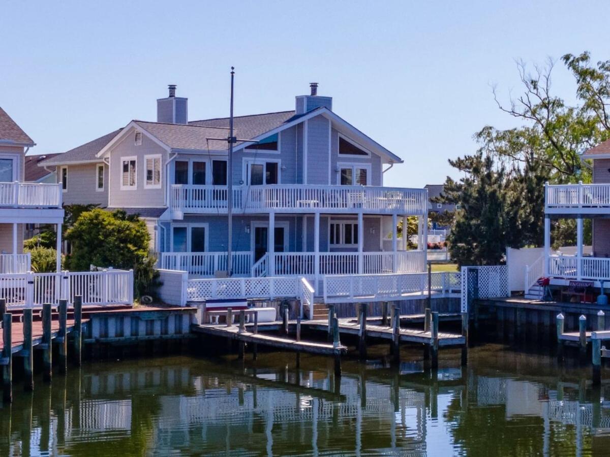 Holiday home Luxury Waterfront Dock Game Sunset Views *