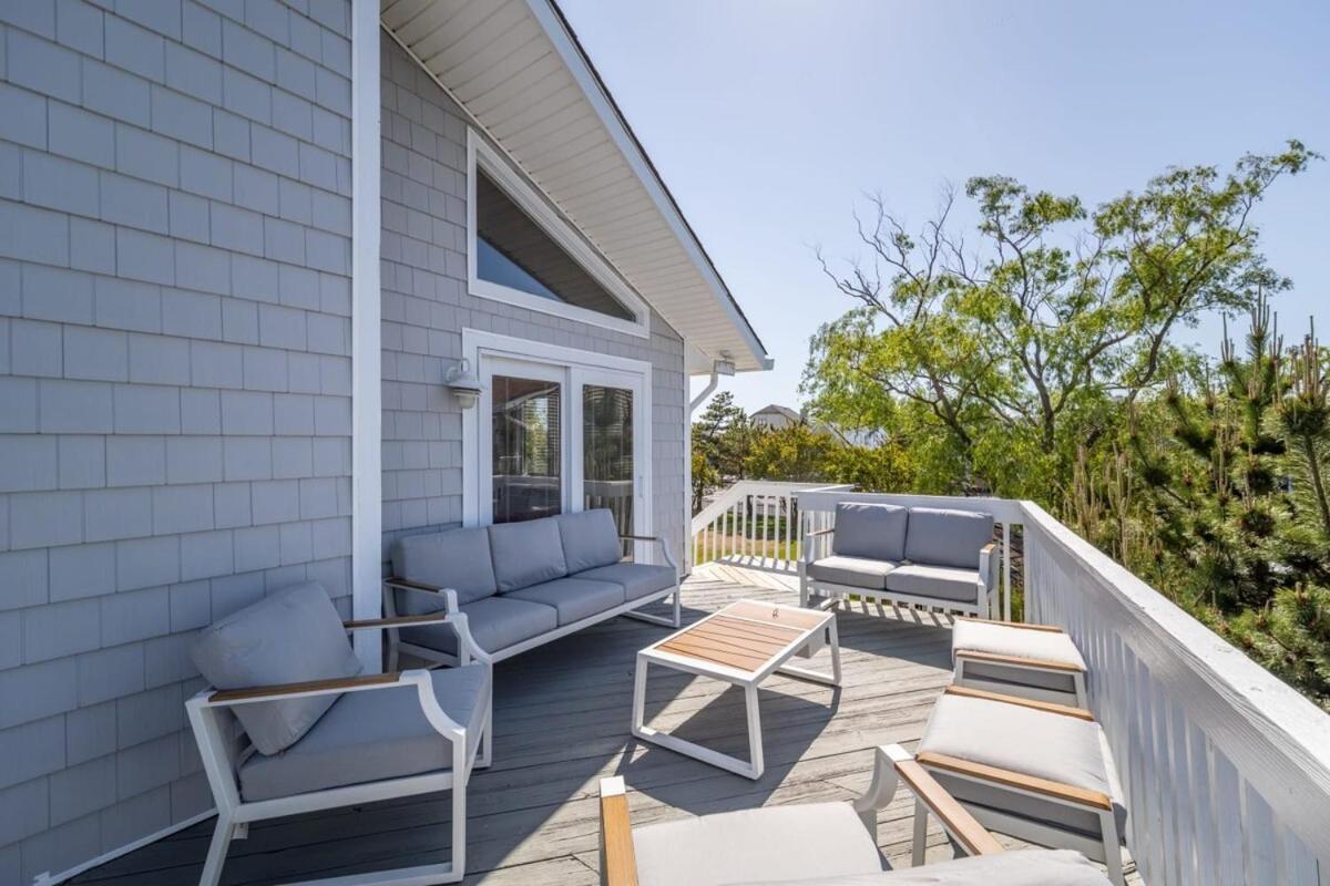 Luxury Waterfront Dock Game Sunset Views Holiday home *
