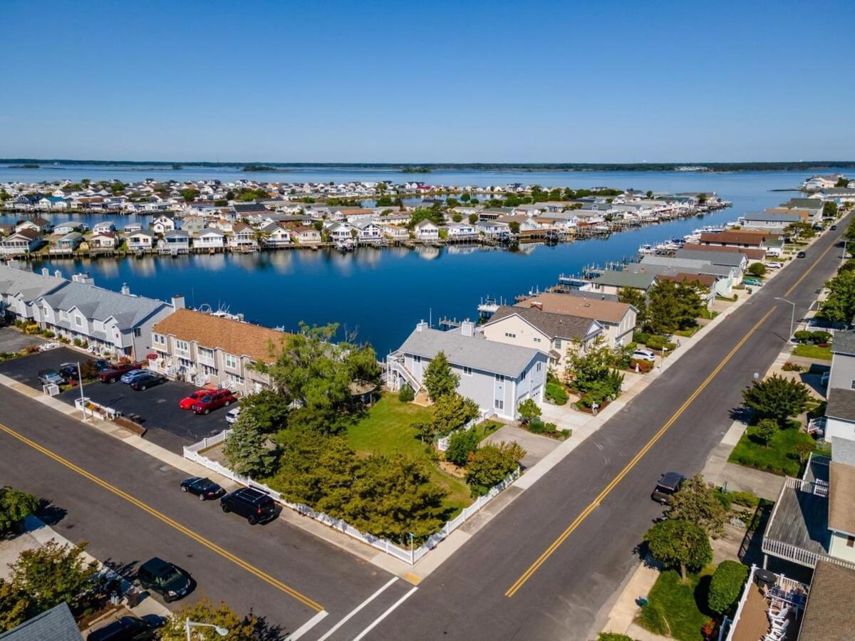 Luxury Waterfront Dock Game Sunset Views Holiday home Ocean City