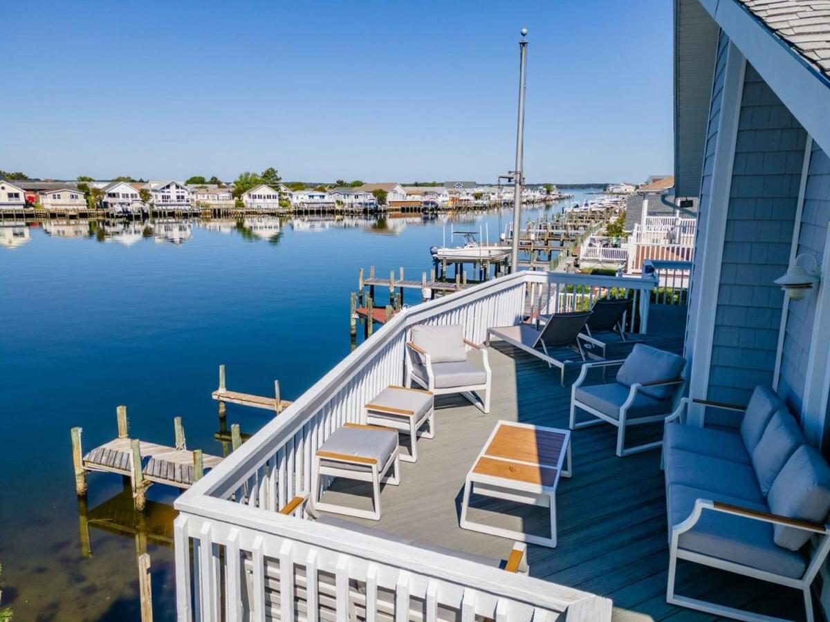 Luxury Waterfront Dock Game Sunset Views *
