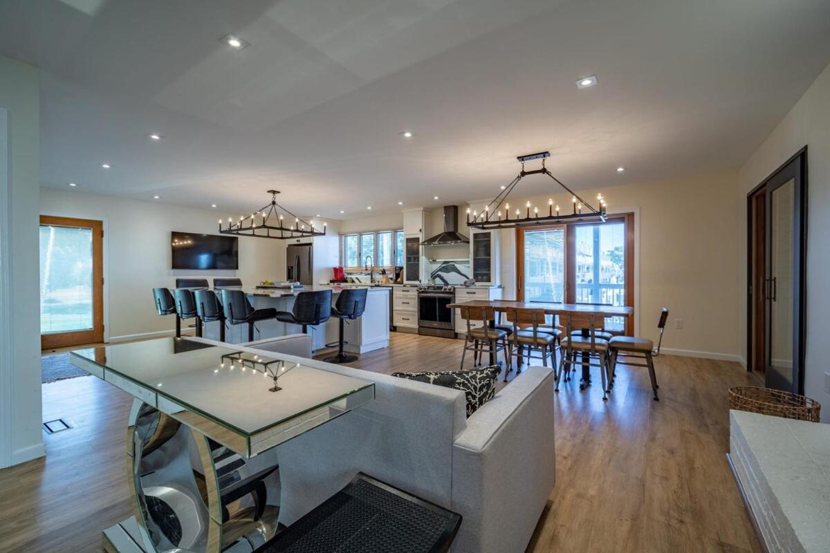 Luxury Waterfront Dock Game Sunset Views Ocean City