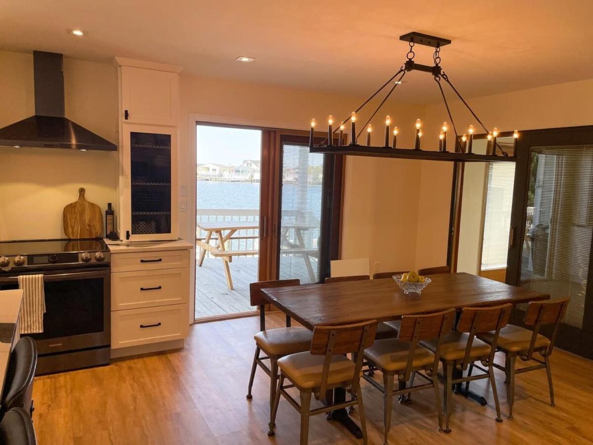 Luxury Waterfront Dock Game Sunset Views Holiday home