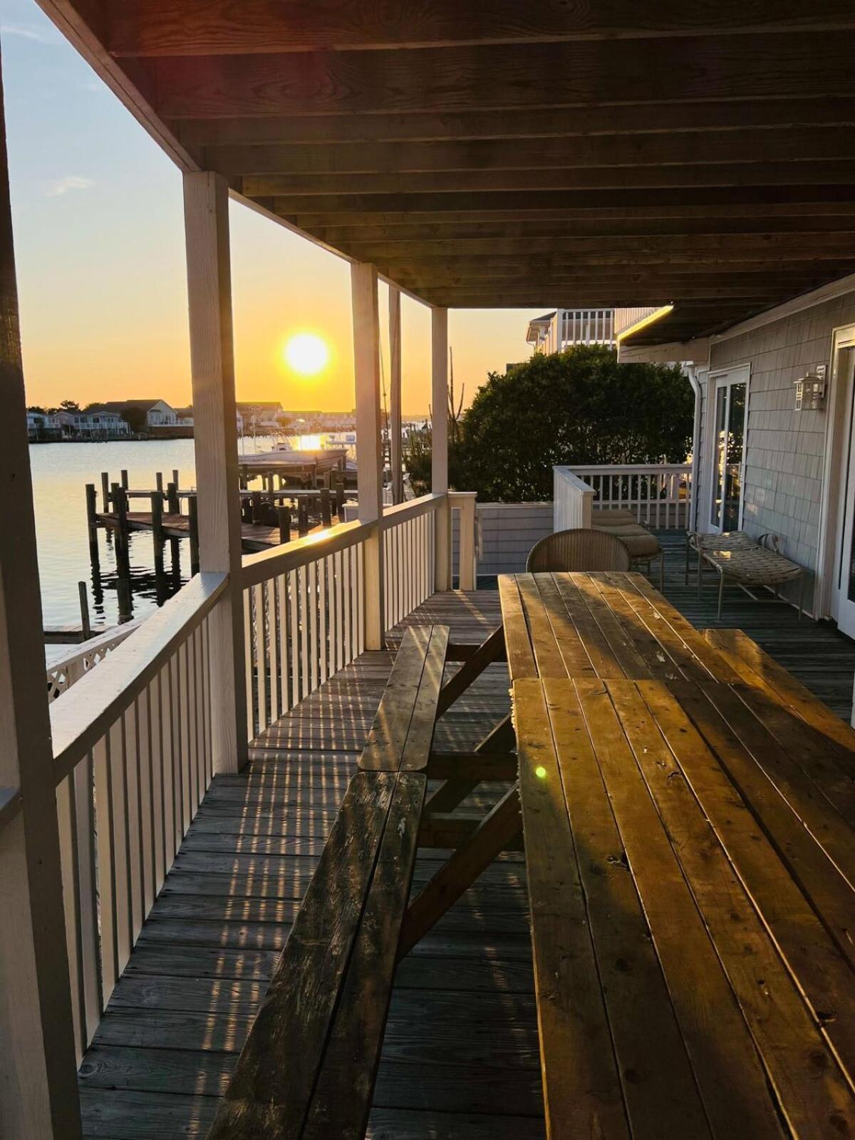 Holiday home Luxury Waterfront Dock Game Sunset Views Ocean City