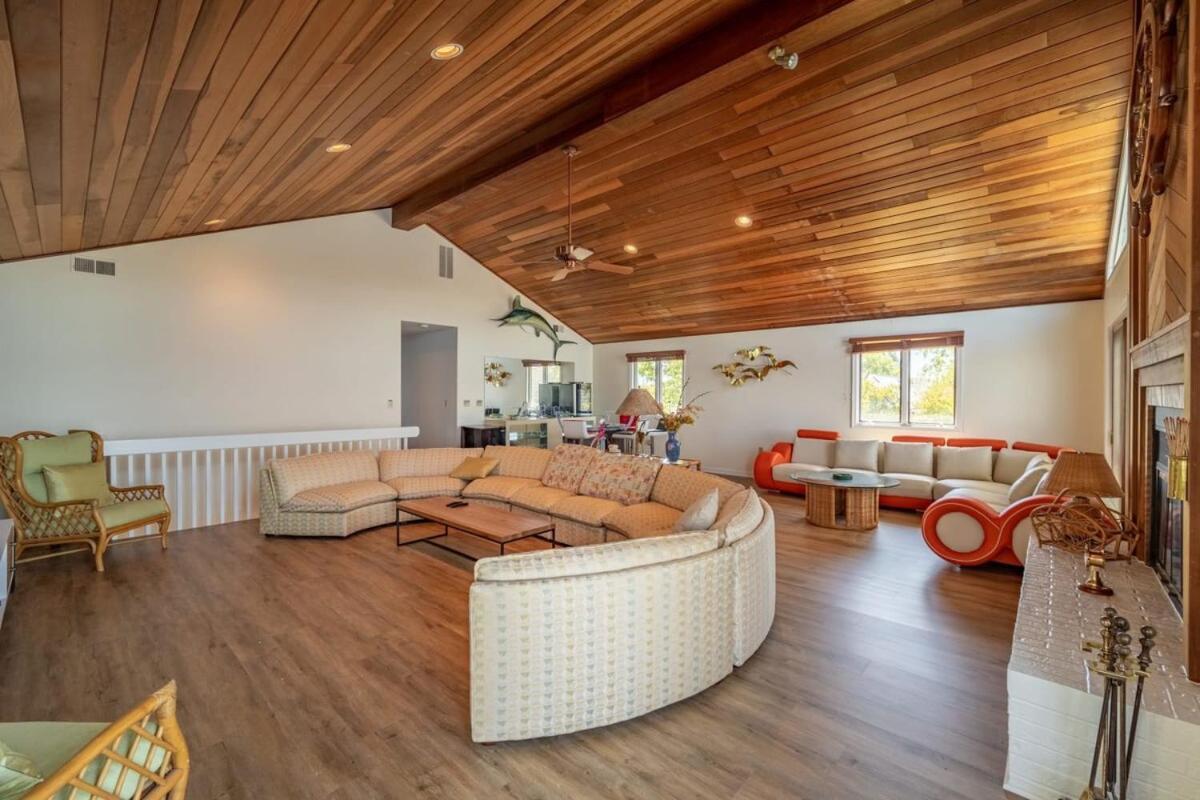 Luxury Waterfront Dock Game Sunset Views Holiday home