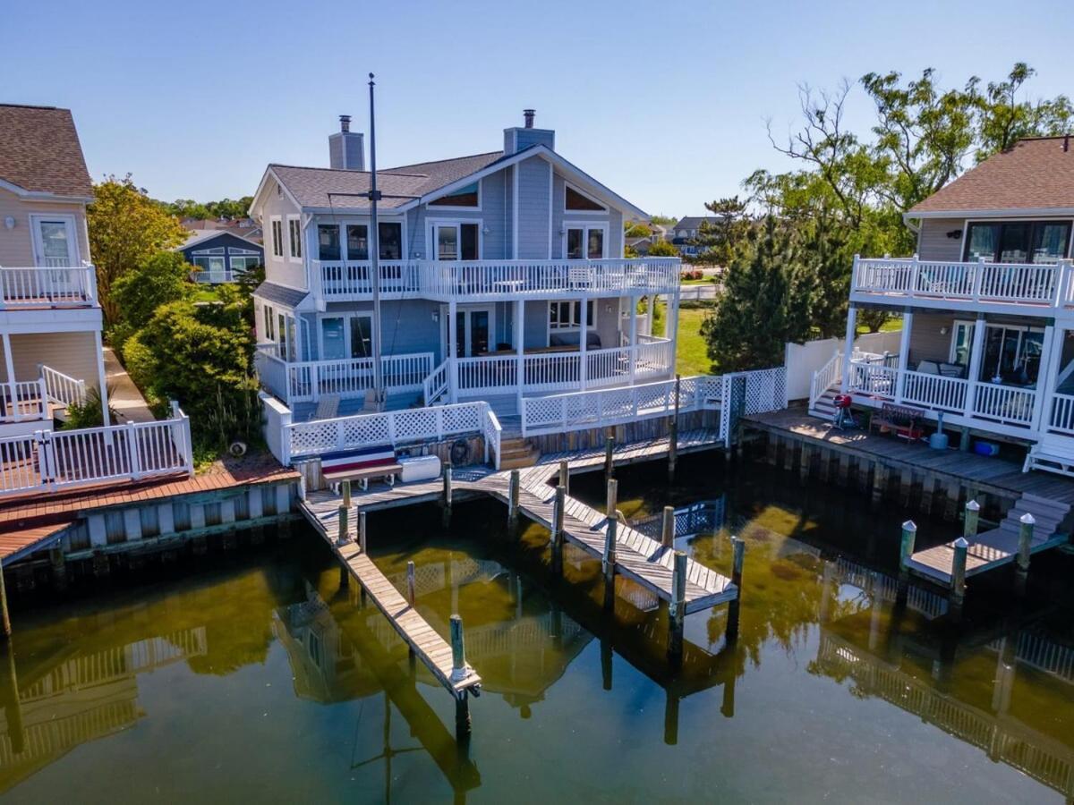 Holiday home Luxury Waterfront Dock Game Sunset Views *