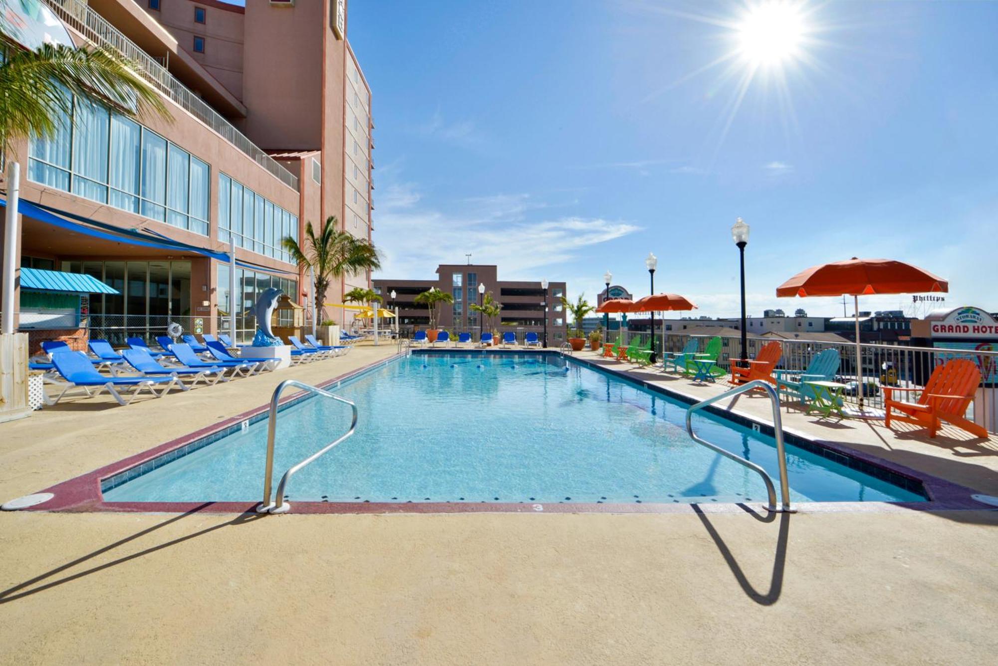 Grand Oceanfront Hotel 3*