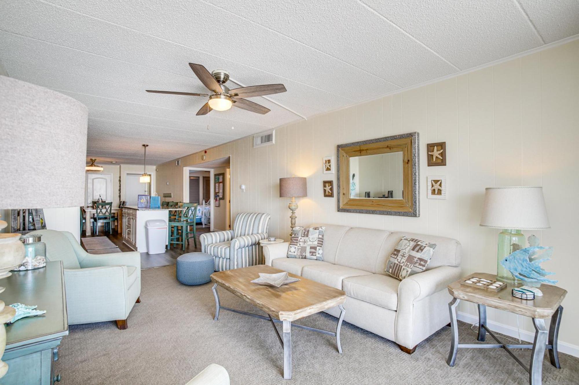 Ocean With Heated Pool And Beachfront View!