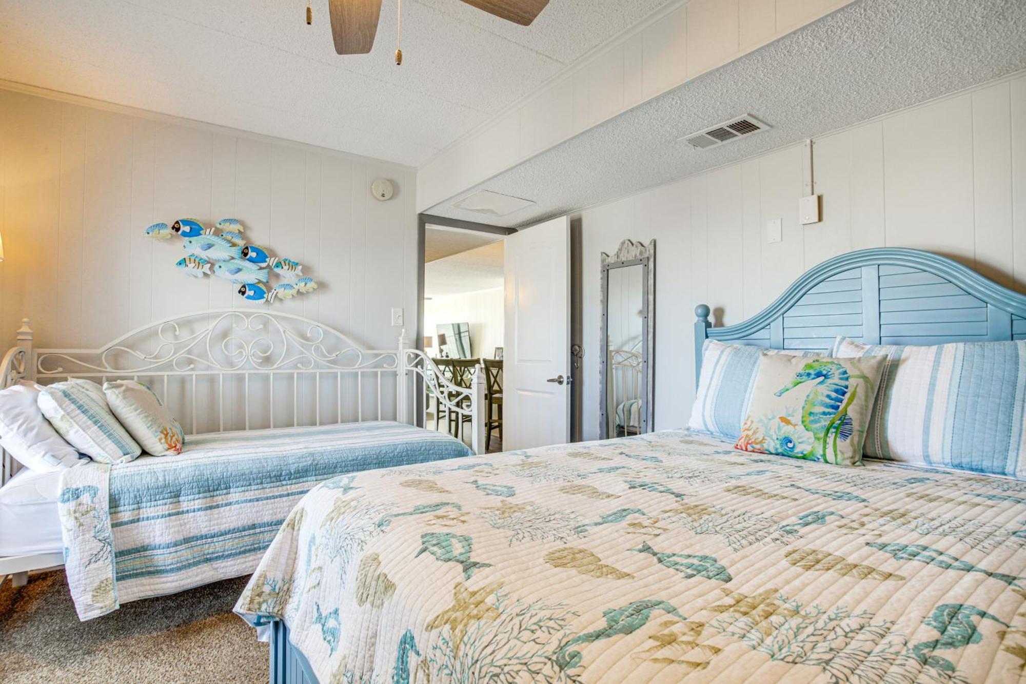 Ocean With Heated Pool And Beachfront View! Apartment