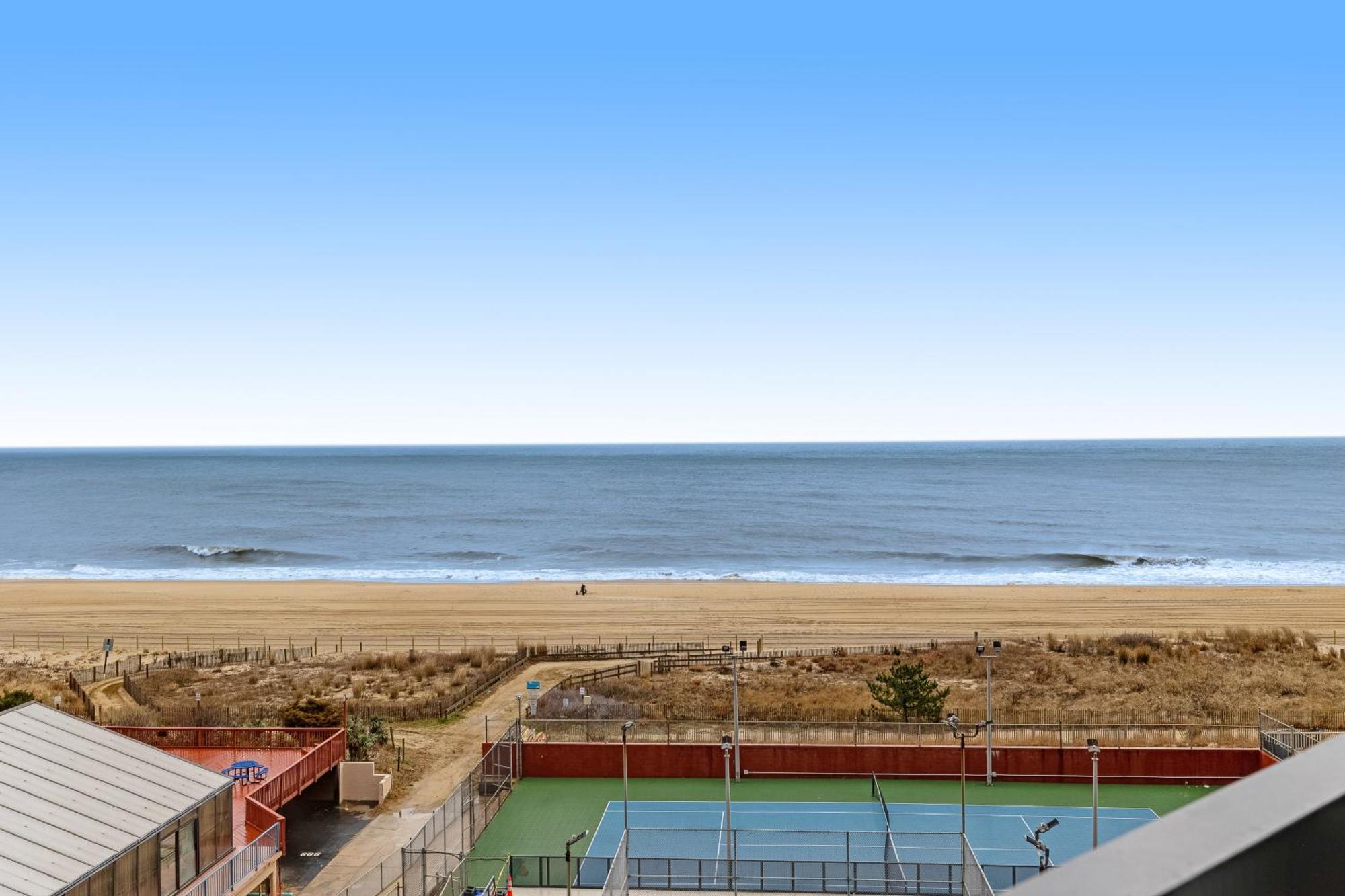 Holiday home Golden Sands 402