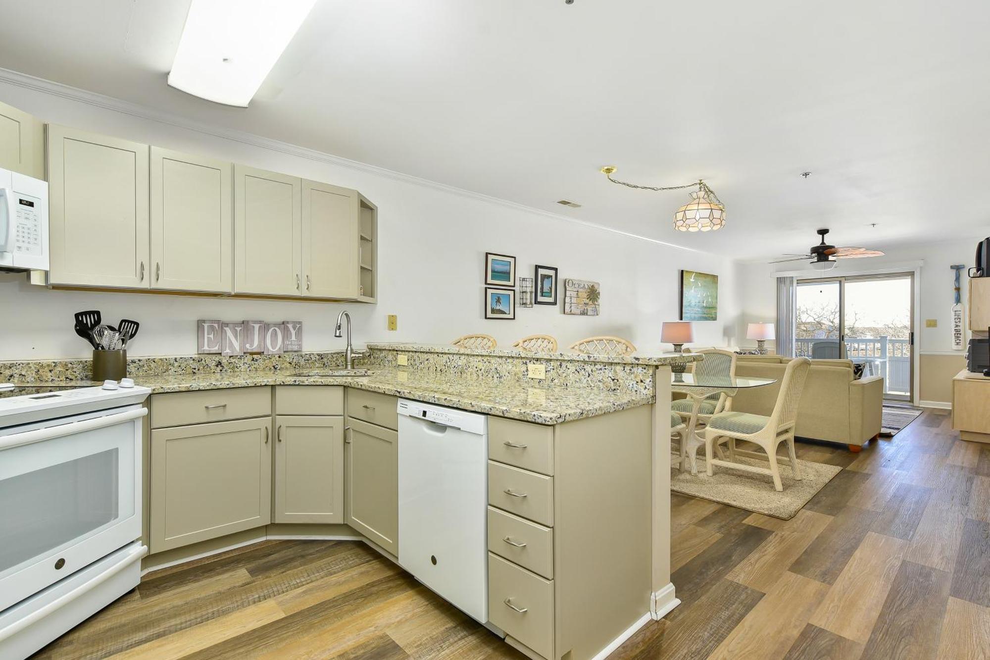 Harbour Club Apartment *
