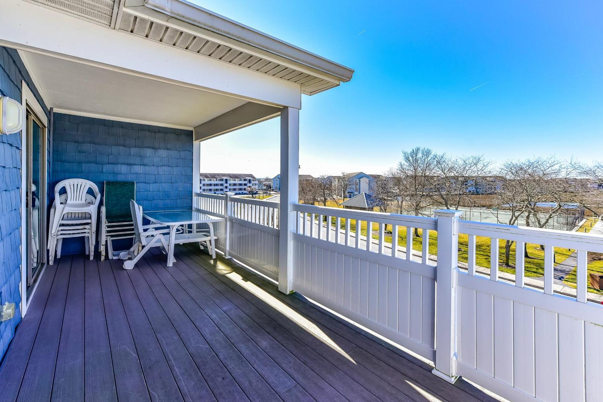Harbour Club Apartment *