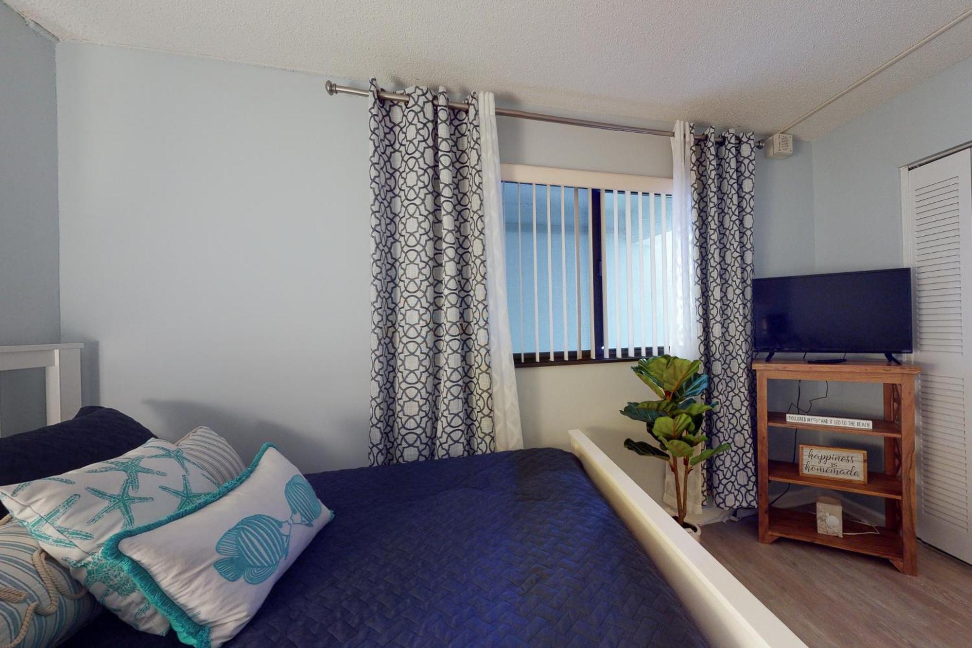 Golden Sands Xii Hotel
