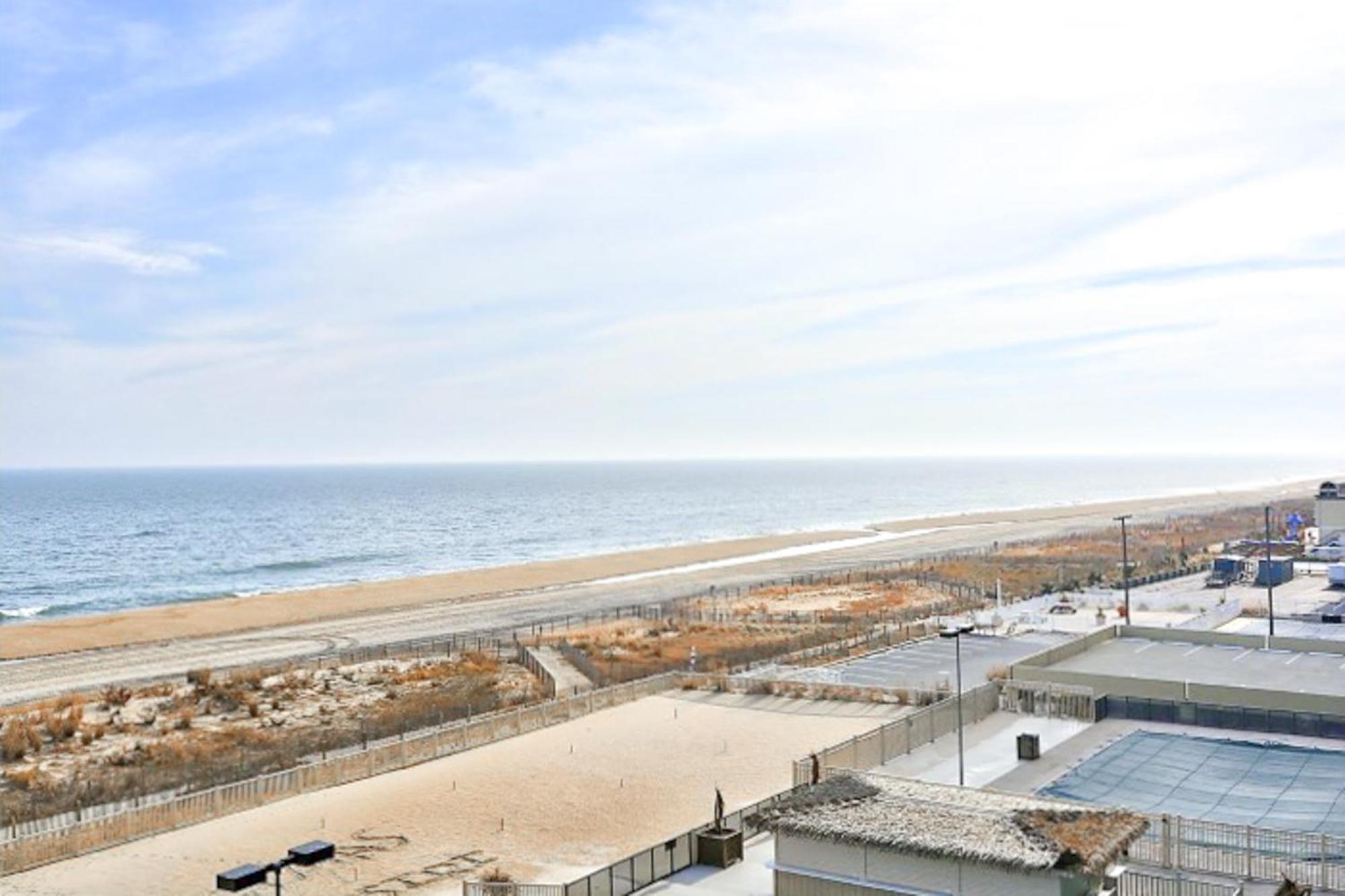 Golden Sands 402