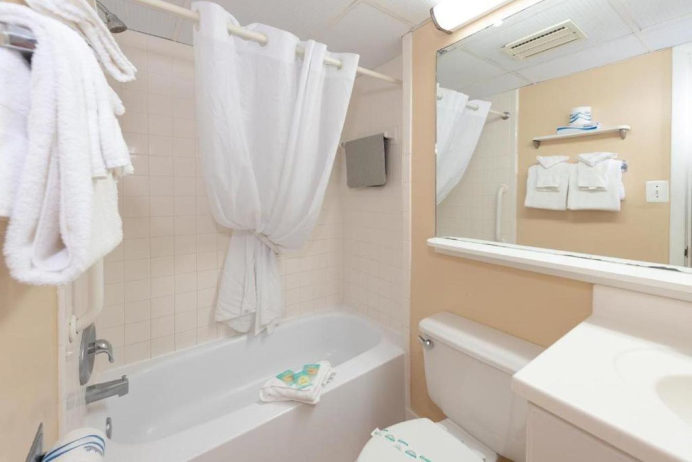 504 Direct Oceanfront With Balcony, White Marlin Open, Pool-parking-gym-kitchenette Apartment *
