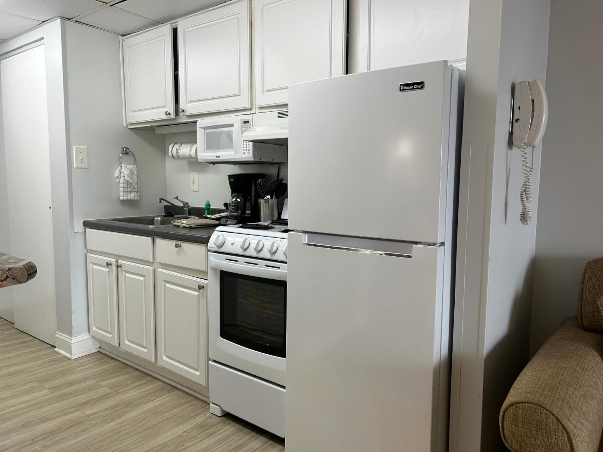 Apartment 504 Direct Oceanfront With Balcony, White Marlin Open, Pool-parking-gym-kitchenette