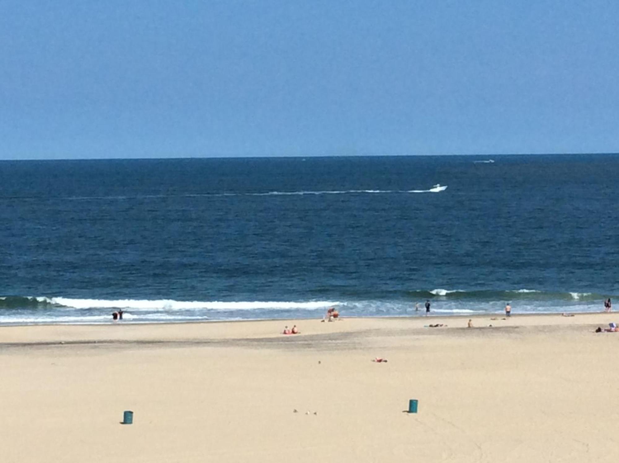 Apartment 504 Direct Oceanfront With Balcony, White Marlin Open, Pool-parking-gym-kitchenette