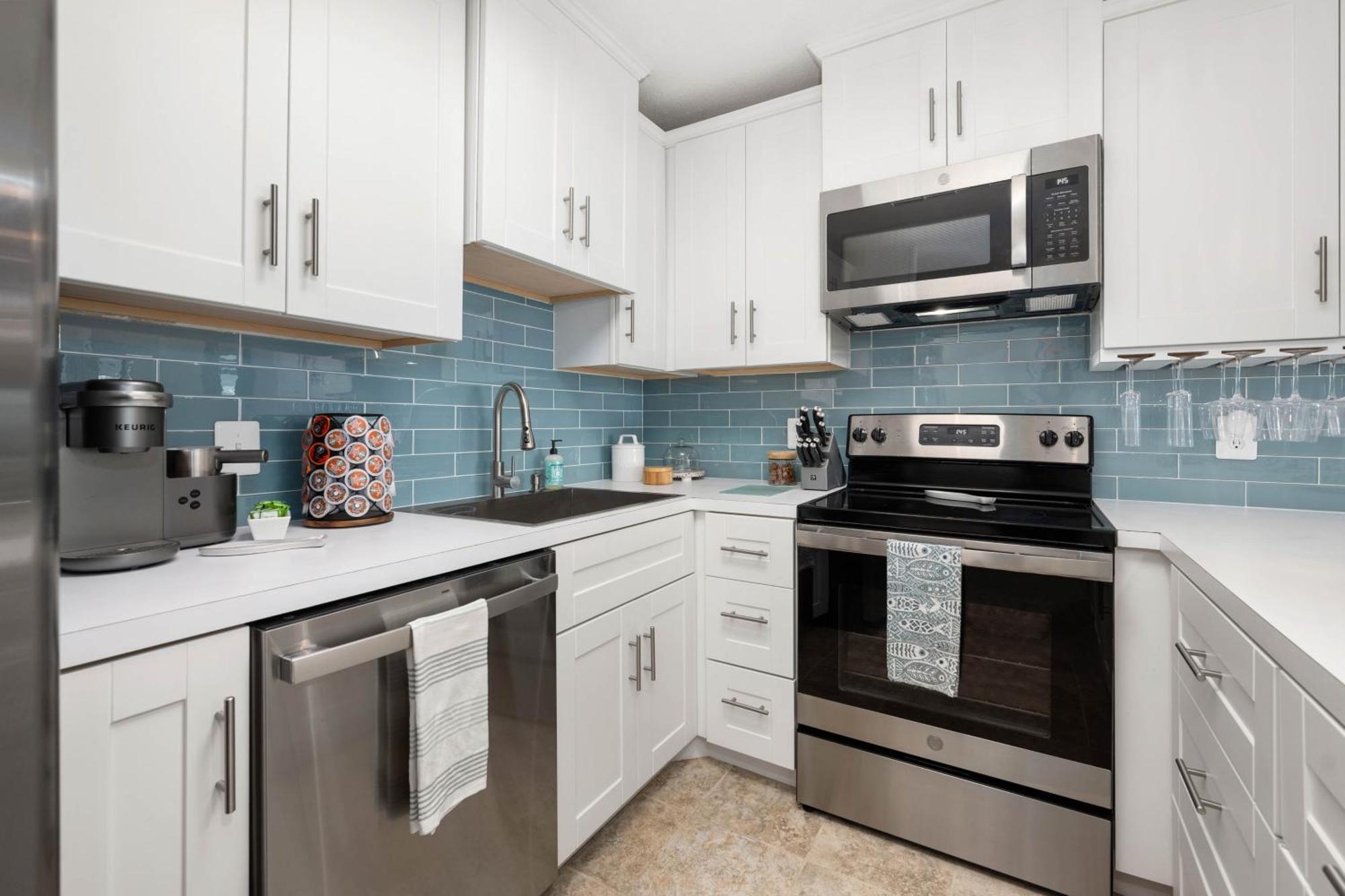 2 Bedroom Bayside With Pool In Ocmd *