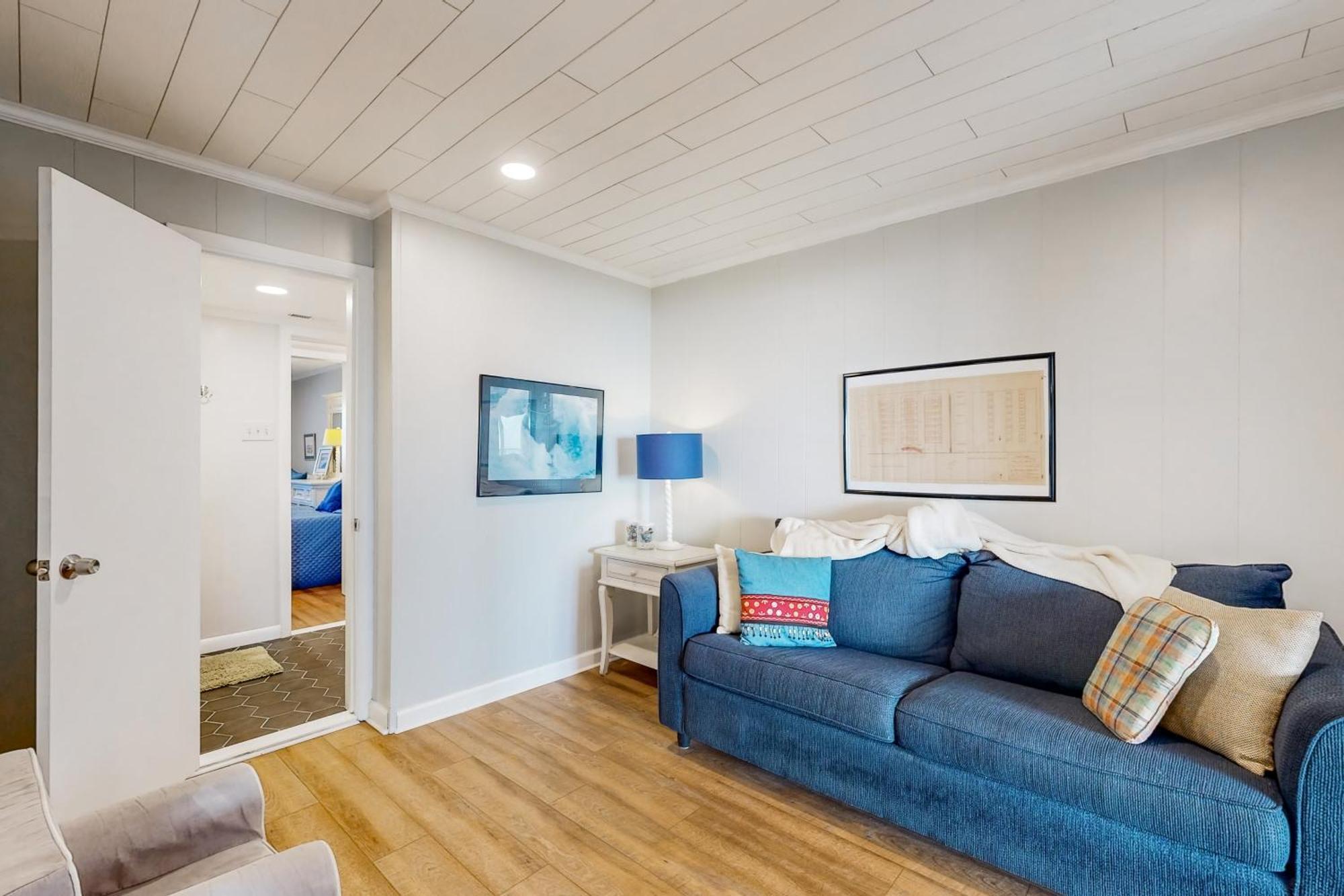 Apartment Camelot Unit# 204a *