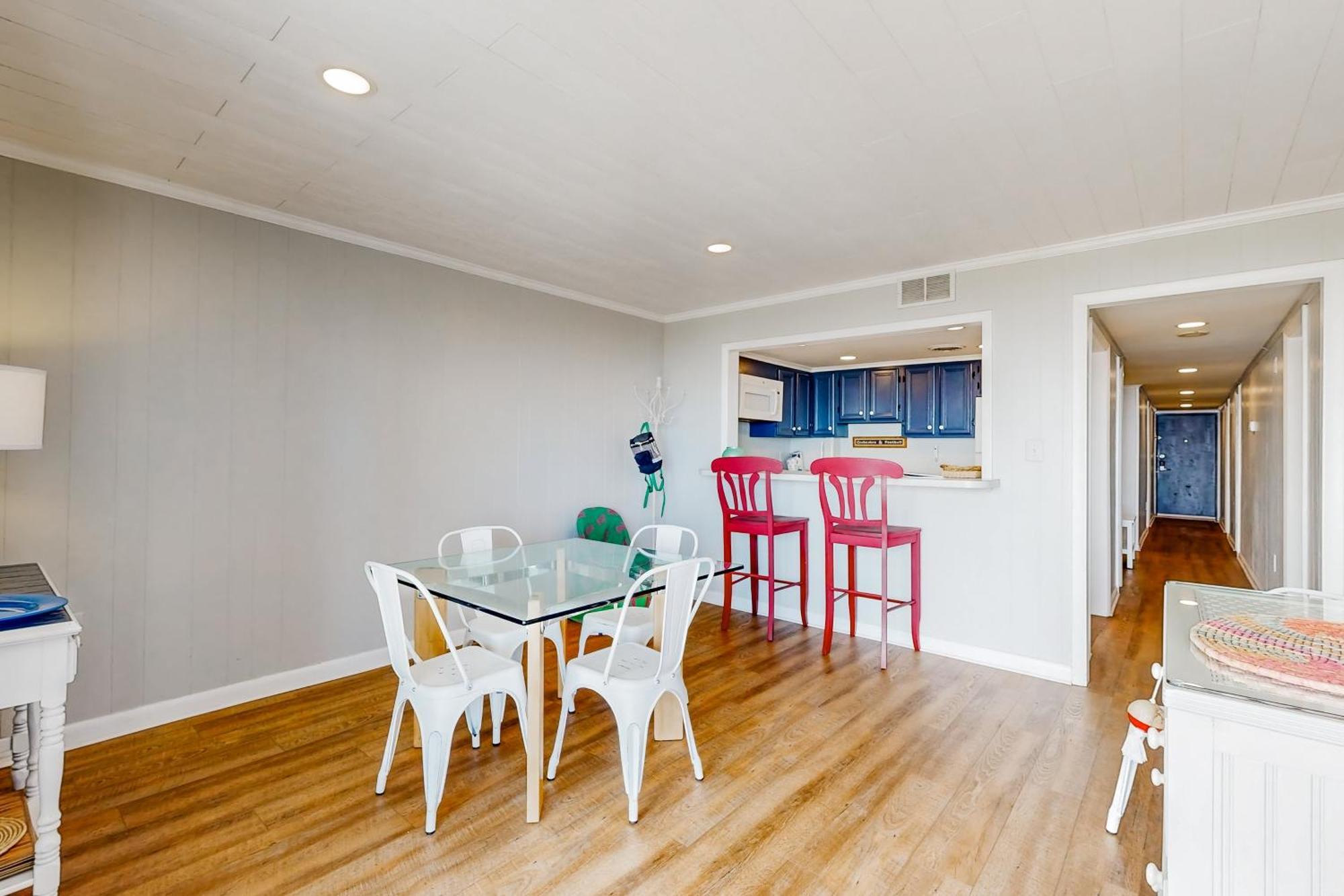 Apartment Camelot Unit# 204a