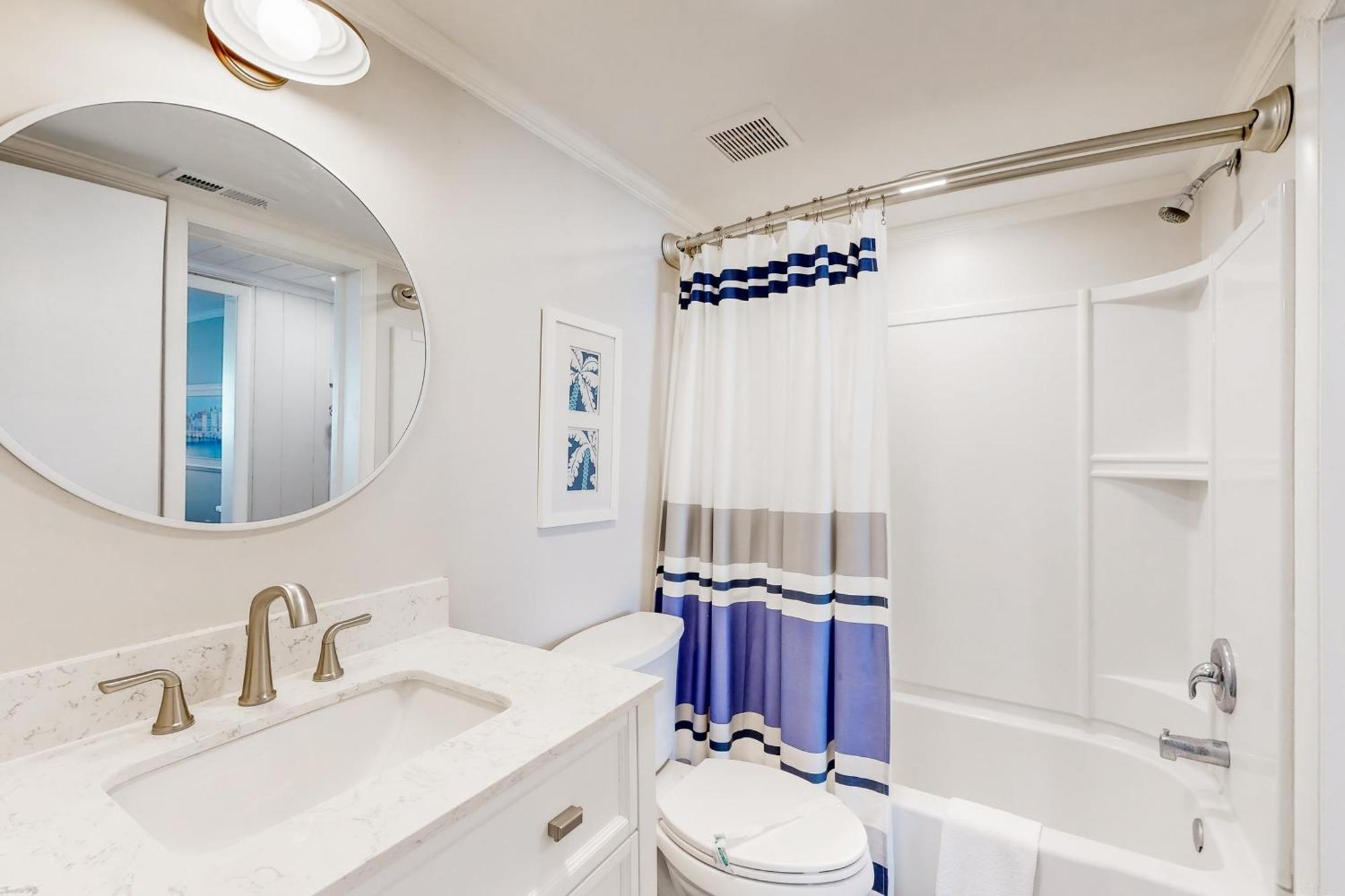 Apartment Camelot Unit# 204a *