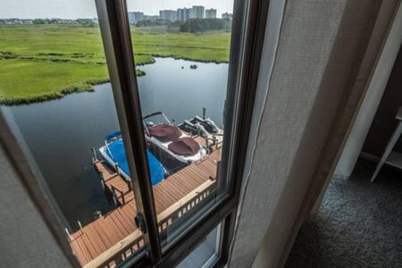 Waterfront 3 Bedroom Townhouse In Ocmd Holiday home