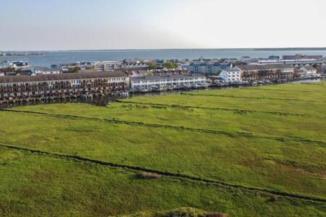 Waterfront 3 Bedroom Townhouse In Ocmd