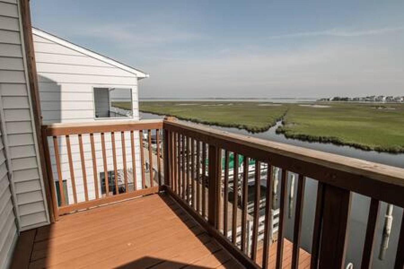 Waterfront 3 Bedroom Townhouse In Ocmd Holiday home