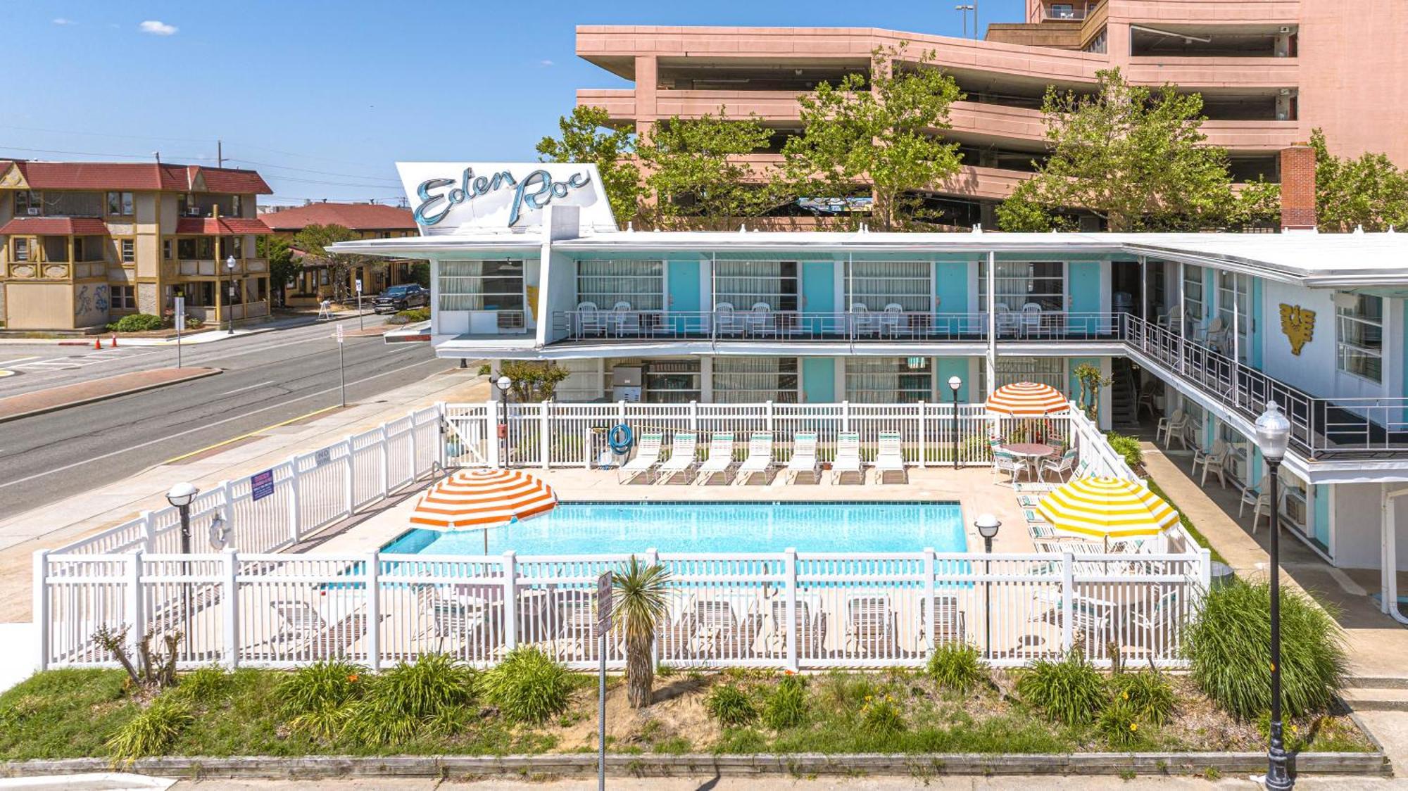Eden Roc Hotel 3*