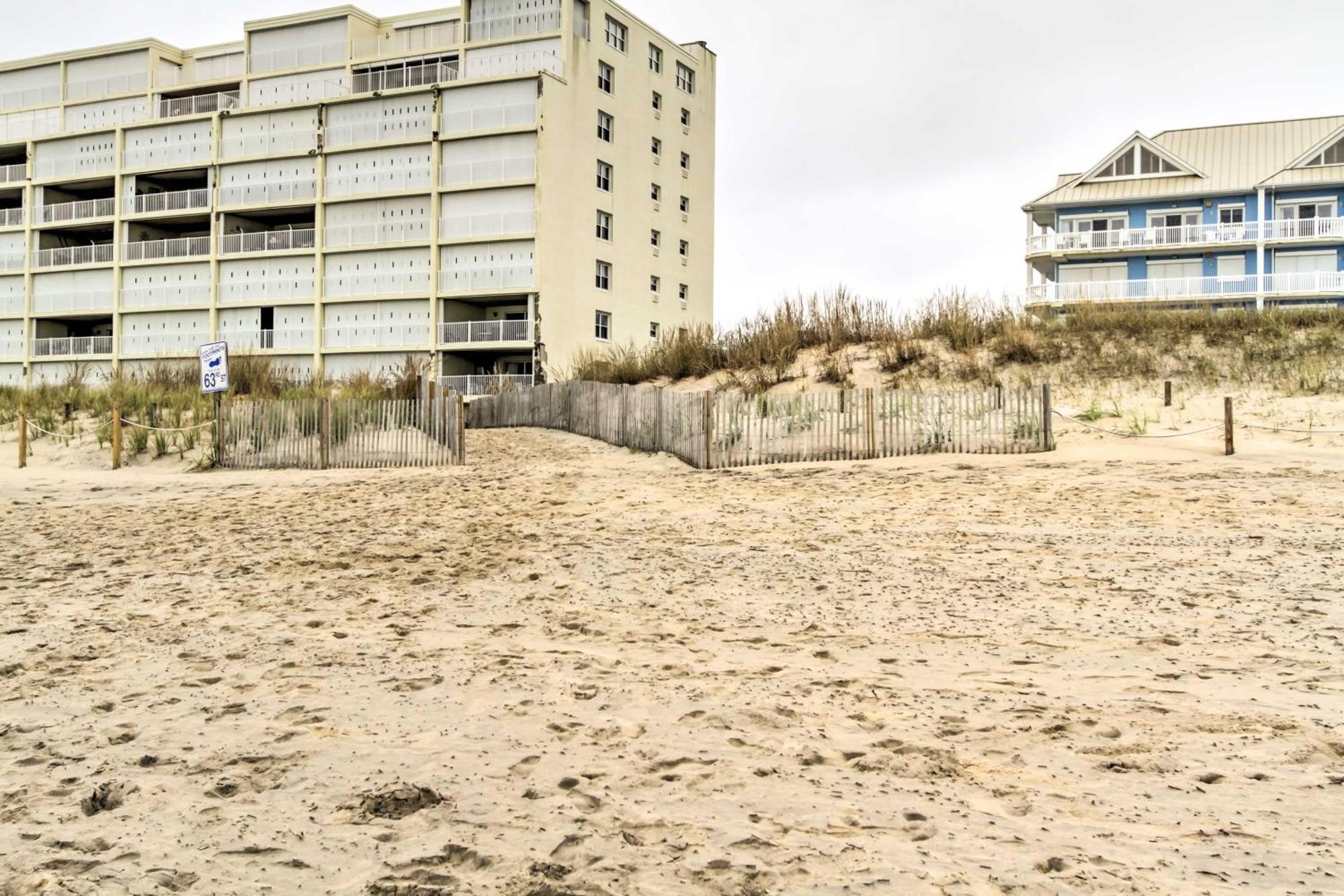 Ocean With Balcony And Ocean Views! Apartment