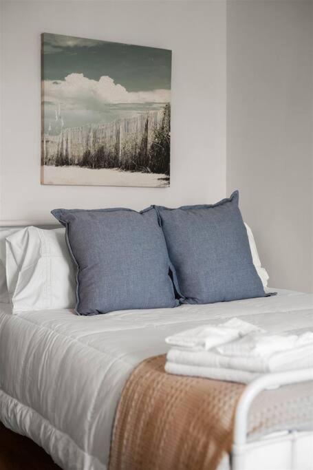 Apartment Updated Charming Studio,steps To Beach,outdoor Pool *