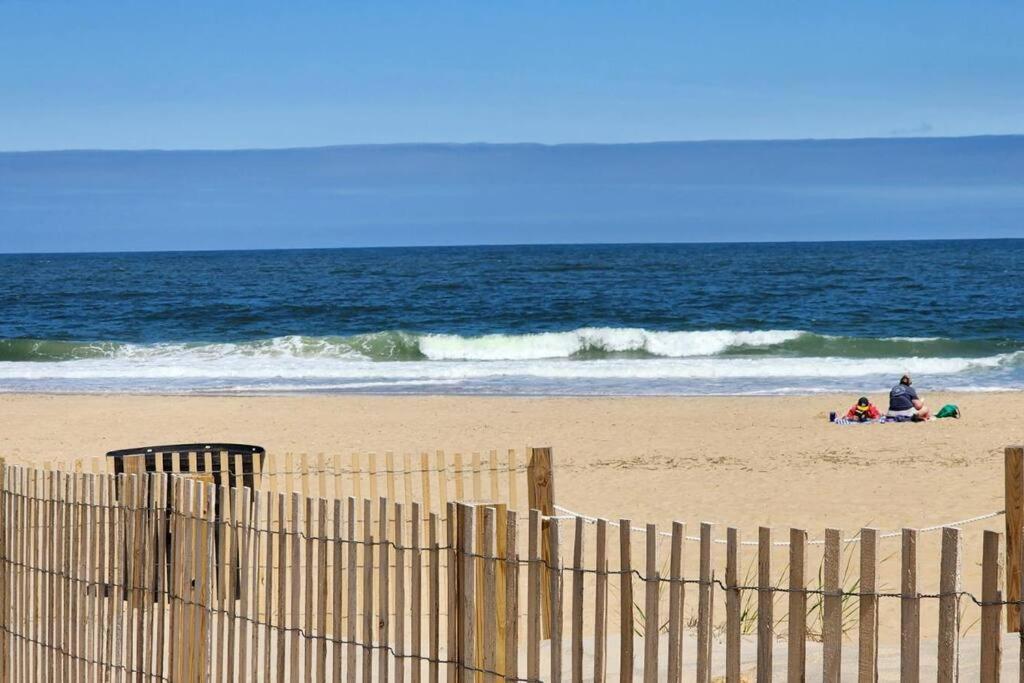 Updated Charming Studio,steps To Beach,outdoor Pool *