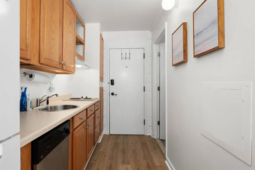 Updated Charming Studio,steps To Beach,outdoor Pool Ocean City