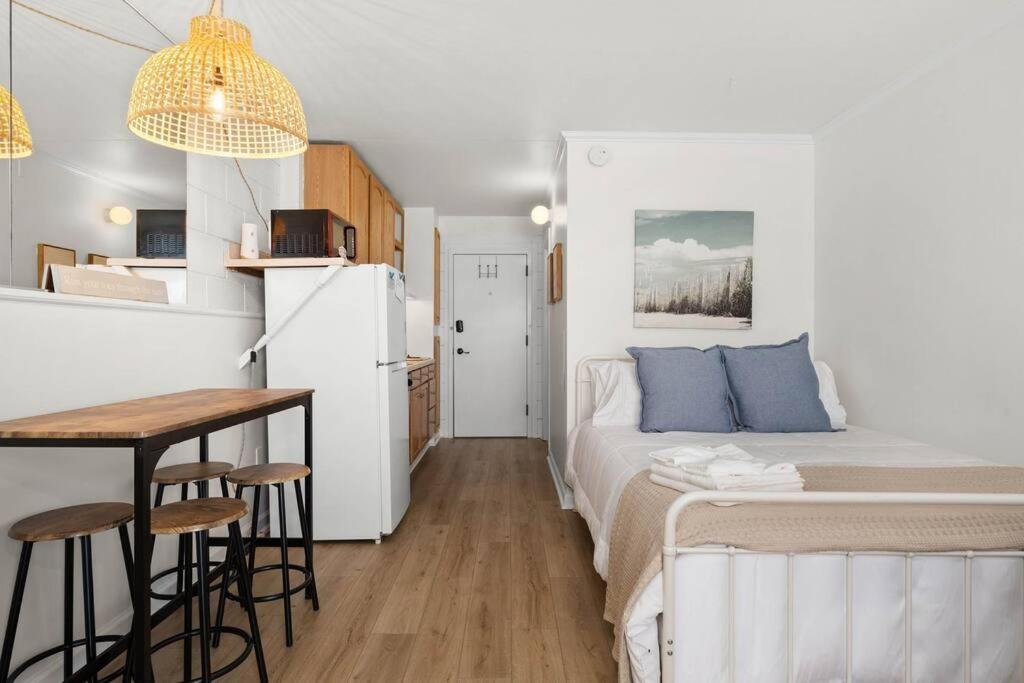 Apartment Updated Charming Studio,steps To Beach,outdoor Pool Ocean City