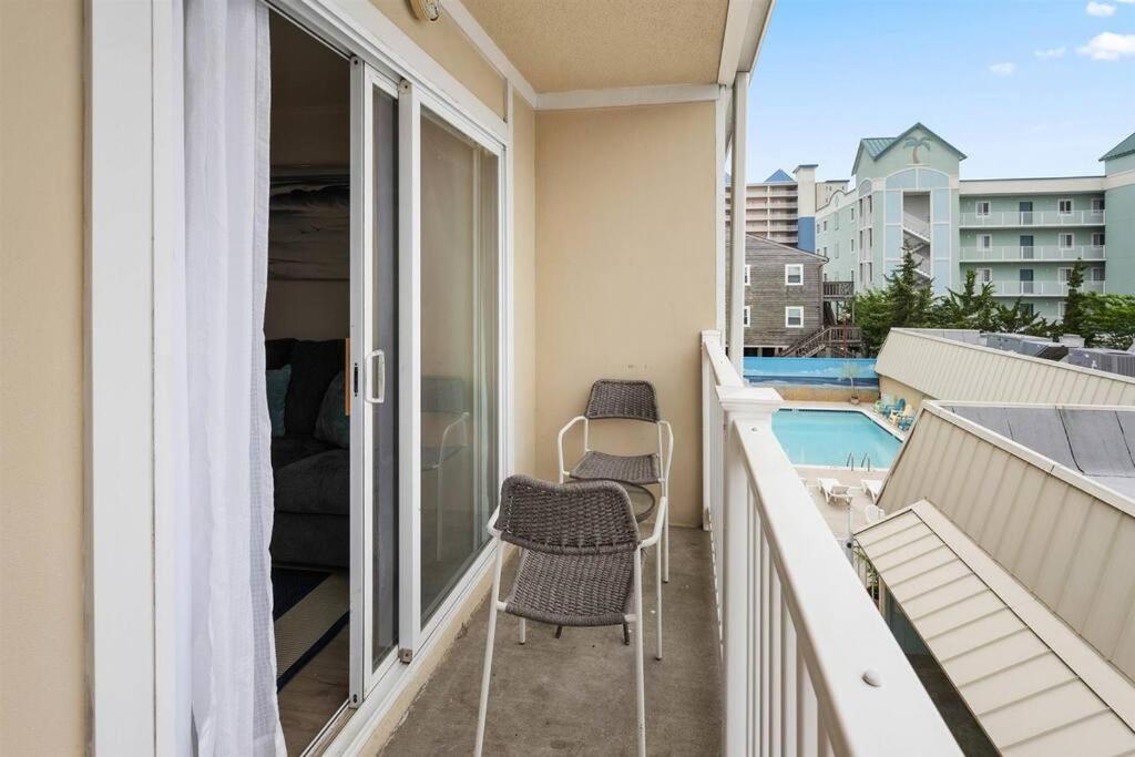 Updated Charming Studio,steps To Beach,outdoor Pool *